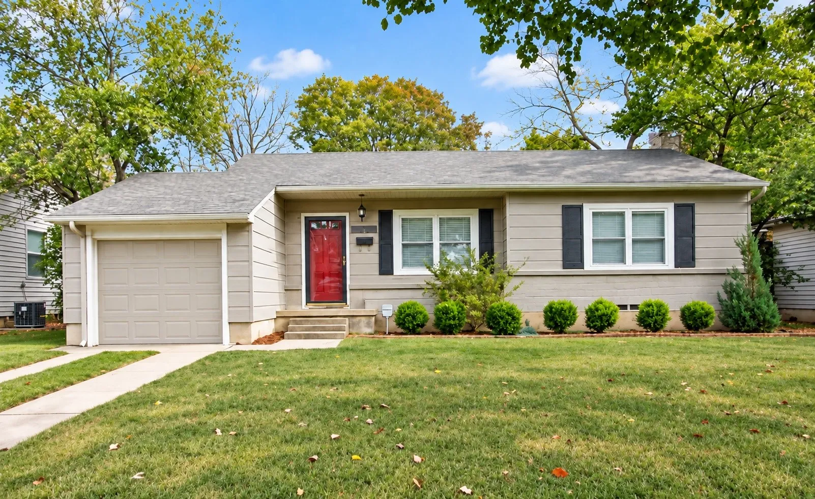 Single Family Residence For Rent in Dallas County , 9926 Dresden Drive, Dallas, Texas 75220, 2 Bedroom, 1 Bathroom, 1 Garage spaces, 893 Sqft, built in 1950, mls#21403732, Real Estate Agent in Dallas, Homes For Rent in Dallas county, Homes For Rent in Dallas, Realtor in Dallas Texas, Real Estate Brokerage Independent Realty Texas, Luminita Cordes Realtor