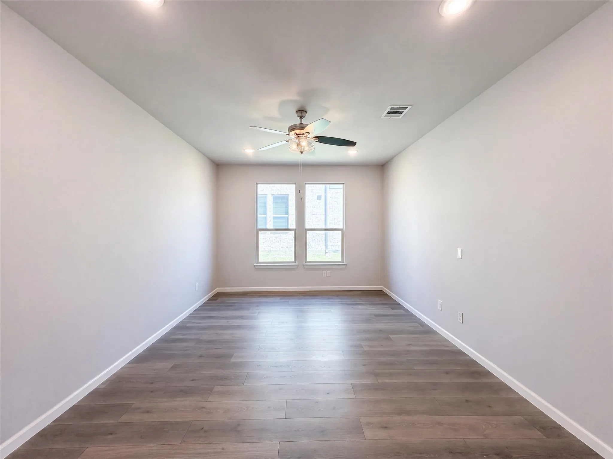 Single Family Residence For Sale in Tarrant County , 5417 Highview Court, Haltom City, Texas 76137, 4 Bedroom, 2 Bathroom, 2 Garage spaces, 2,478 Sqft, built in 2020, mls#21400434, Real Estate Agent in Haltom City, Homes For Sale in Tarrant county, Homes For Sale in Haltom City, Realtor in Haltom City Texas, Real Estate Brokerage Independent Realty Texas, Luminita Cordes Realtor
