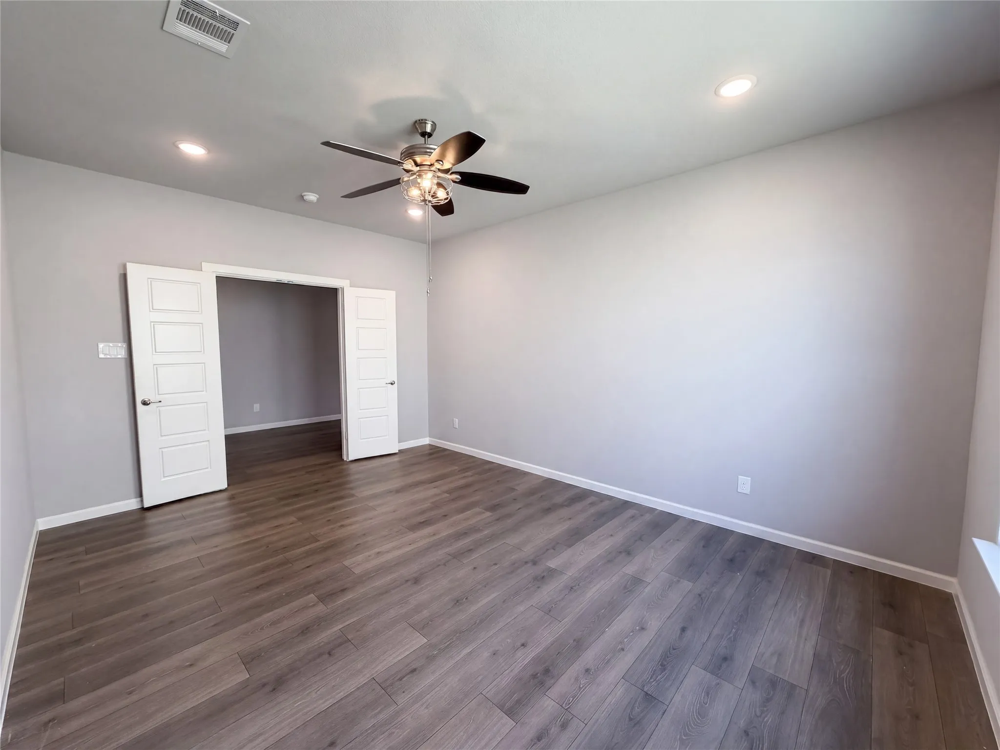 Single Family Residence For Sale in Tarrant County , 5417 Highview Court, Haltom City, Texas 76137, 4 Bedroom, 2 Bathroom, 2 Garage spaces, 2,478 Sqft, built in 2020, mls#21400434, Real Estate Agent in Haltom City, Homes For Sale in Tarrant county, Homes For Sale in Haltom City, Realtor in Haltom City Texas, Real Estate Brokerage Independent Realty Texas, Luminita Cordes Realtor