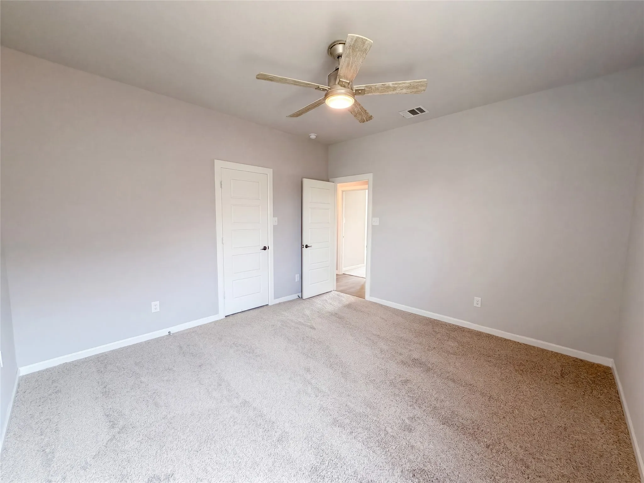 Single Family Residence For Sale in Tarrant County , 5417 Highview Court, Haltom City, Texas 76137, 4 Bedroom, 2 Bathroom, 2 Garage spaces, 2,478 Sqft, built in 2020, mls#21400434, Real Estate Agent in Haltom City, Homes For Sale in Tarrant county, Homes For Sale in Haltom City, Realtor in Haltom City Texas, Real Estate Brokerage Independent Realty Texas, Luminita Cordes Realtor