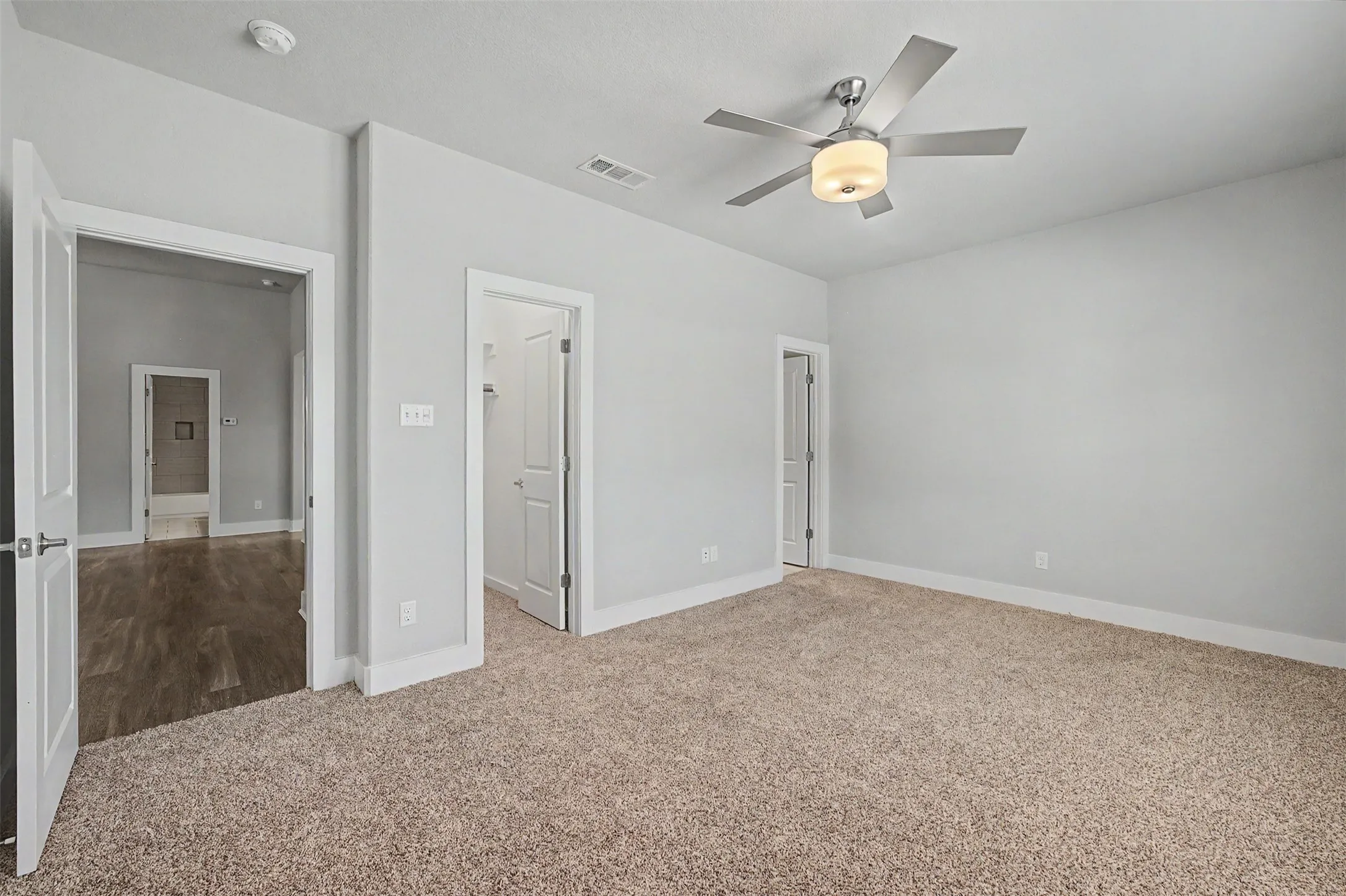 Duplex For Rent in Parker County , 221 Stewart Bend Court, Azle, Texas 76020, 3 Bedroom, 2 Bathroom, 1 Garage spaces, 2,512 Sqft, built in 2016, mls#21403719, Real Estate Agent in Azle, Homes For Rent in Parker county, Homes For Rent in Azle, Realtor in Azle Texas, Real Estate Brokerage Independent Realty Texas, Luminita Cordes Realtor