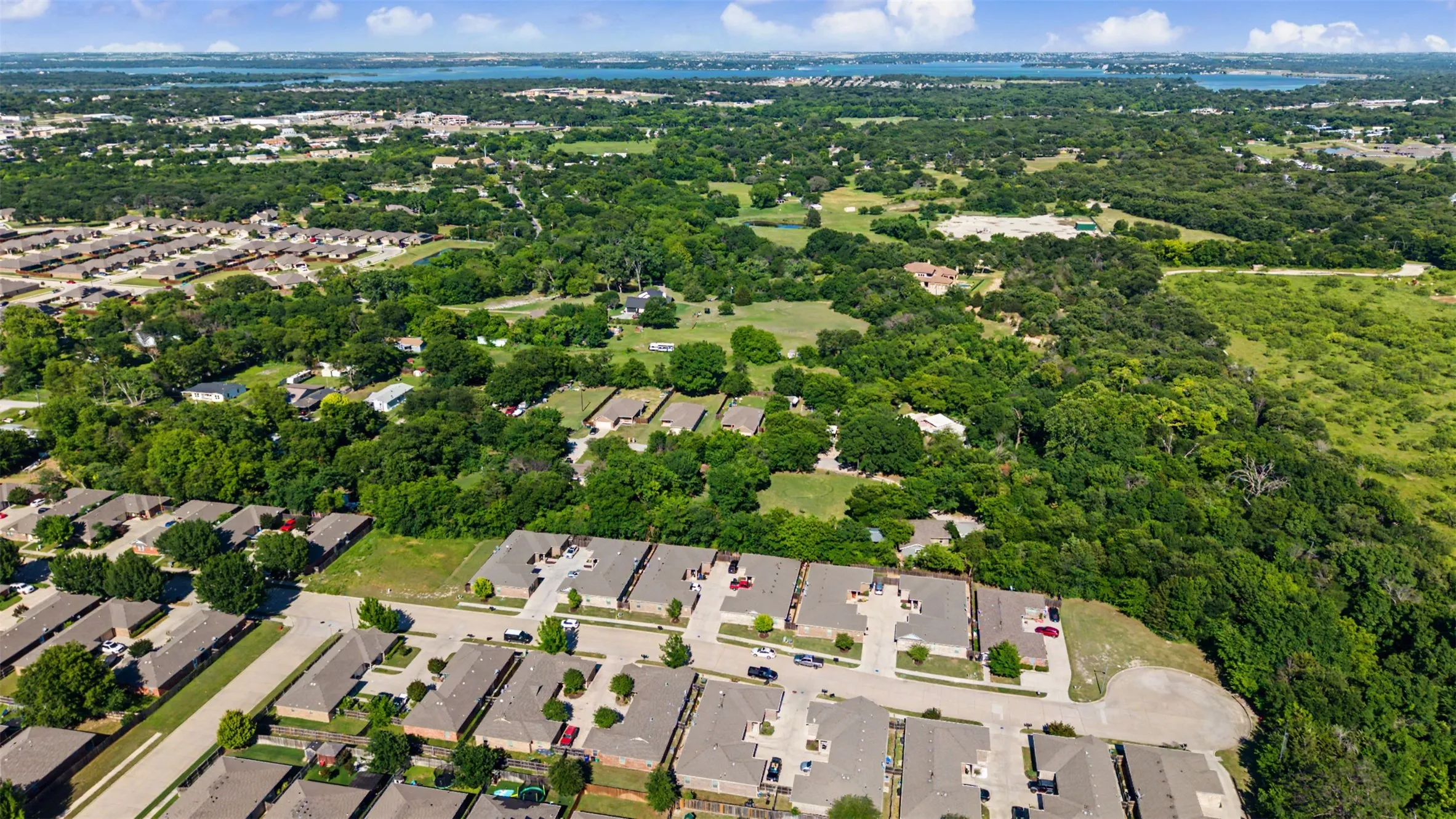 Duplex For Rent in Parker County , 221 Stewart Bend Court, Azle, Texas 76020, 3 Bedroom, 2 Bathroom, 1 Garage spaces, 2,512 Sqft, built in 2016, mls#21403719, Real Estate Agent in Azle, Homes For Rent in Parker county, Homes For Rent in Azle, Realtor in Azle Texas, Real Estate Brokerage Independent Realty Texas, Luminita Cordes Realtor