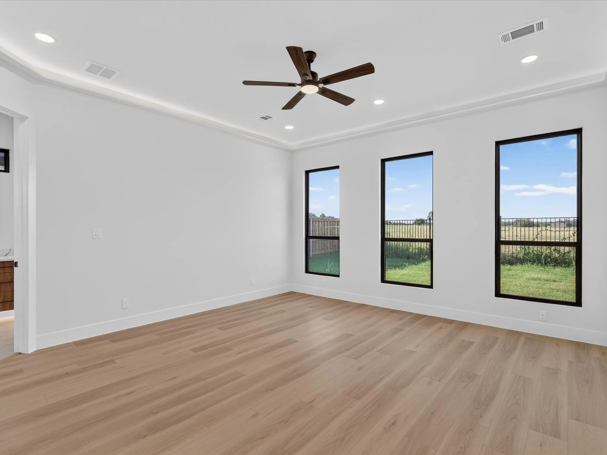 Single Family Residence For Rent in Grayson County , 2012 Nichole Boulevard, Pottsboro, Texas 75076, 4 Bedroom, 4 Bathroom, 2 Garage spaces, 2,902 Sqft, built in 2026, mls#21403740, Real Estate Agent in Pottsboro, Homes For Rent in Grayson county, Homes For Rent in Pottsboro, Realtor in Pottsboro Texas, Real Estate Brokerage Independent Realty Texas, Luminita Cordes Realtor