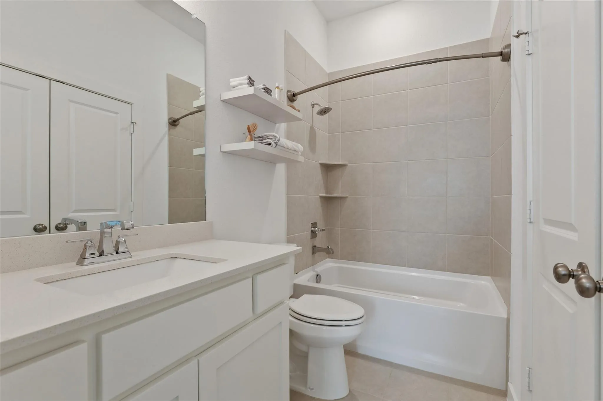 Single Family Residence For Rent in Collin County , 924 Marian Drive, Allen, Texas 75013, 2 Bedroom, 3 Bathroom, 2 Garage spaces, 1,722 Sqft, built in 2017, mls#21403768, Real Estate Agent in Allen, Homes For Rent in Collin county, Homes For Rent in Allen, Realtor in Allen Texas, Real Estate Brokerage Independent Realty Texas, Luminita Cordes Realtor