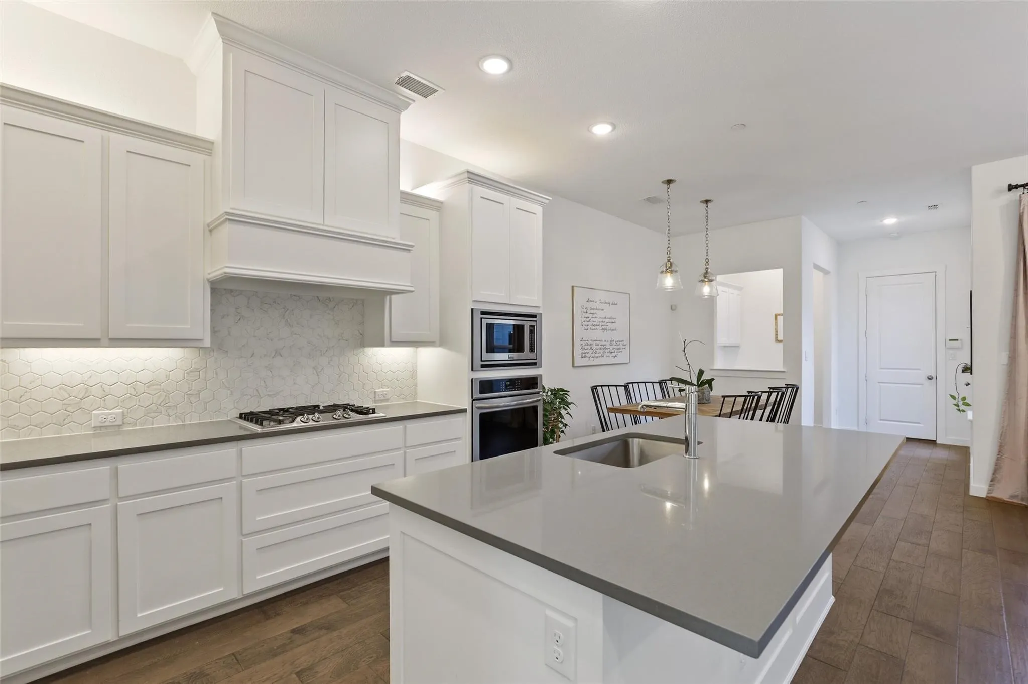 Single Family Residence For Rent in Collin County , 924 Marian Drive, Allen, Texas 75013, 2 Bedroom, 3 Bathroom, 2 Garage spaces, 1,722 Sqft, built in 2017, mls#21403768, Real Estate Agent in Allen, Homes For Rent in Collin county, Homes For Rent in Allen, Realtor in Allen Texas, Real Estate Brokerage Independent Realty Texas, Luminita Cordes Realtor