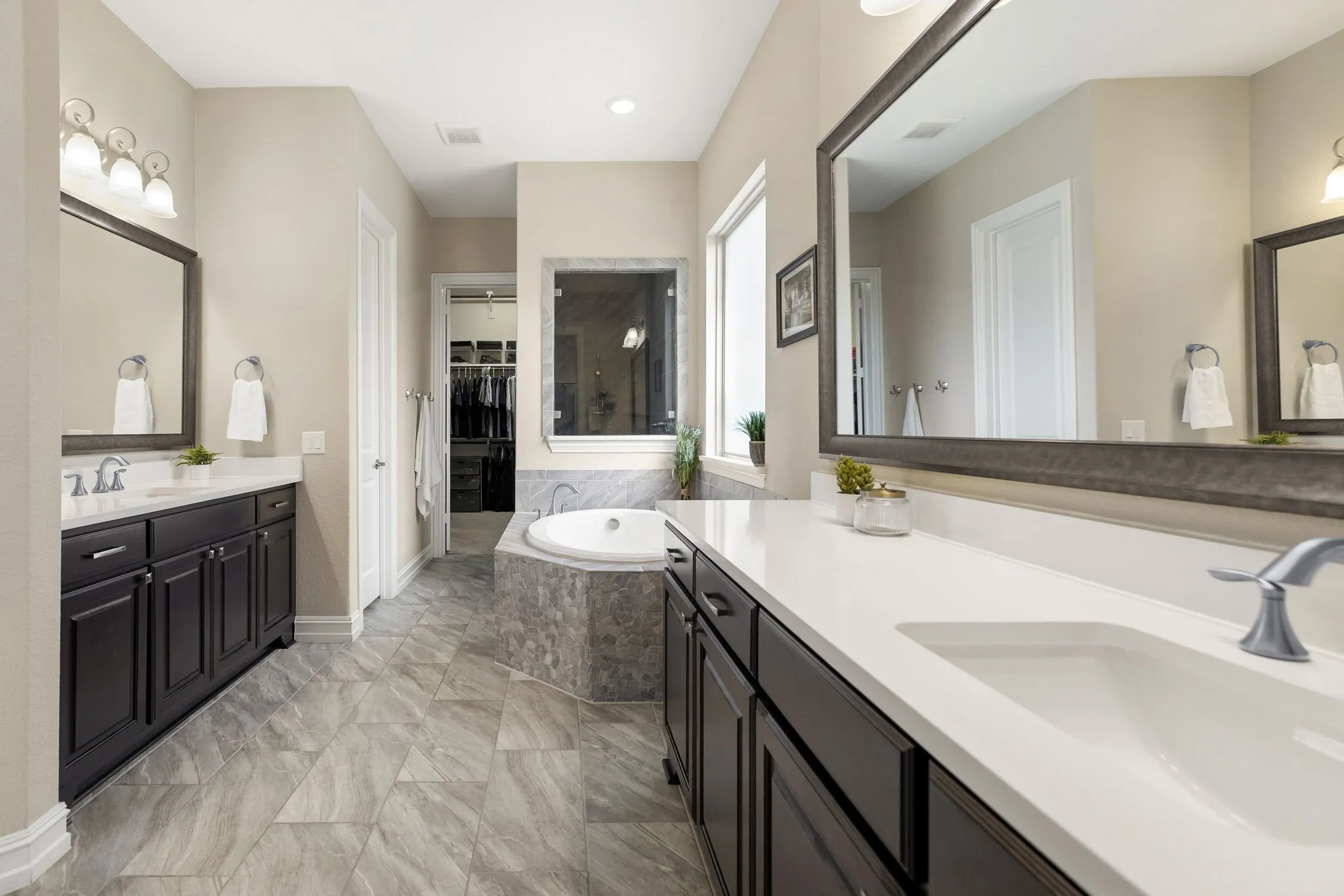 Single Family Residence For Sale in Collin County , 11109 Villa Canales Lane, Frisco, Texas 75035, 4 Bedroom, 4 Bathroom, 2 Garage spaces, 4,172 Sqft, built in 2018, mls#21403289, Real Estate Agent in Frisco, Homes For Sale in Collin county, Homes For Sale in Frisco, Realtor in Frisco Texas, Real Estate Brokerage Independent Realty Texas, Luminita Cordes Realtor