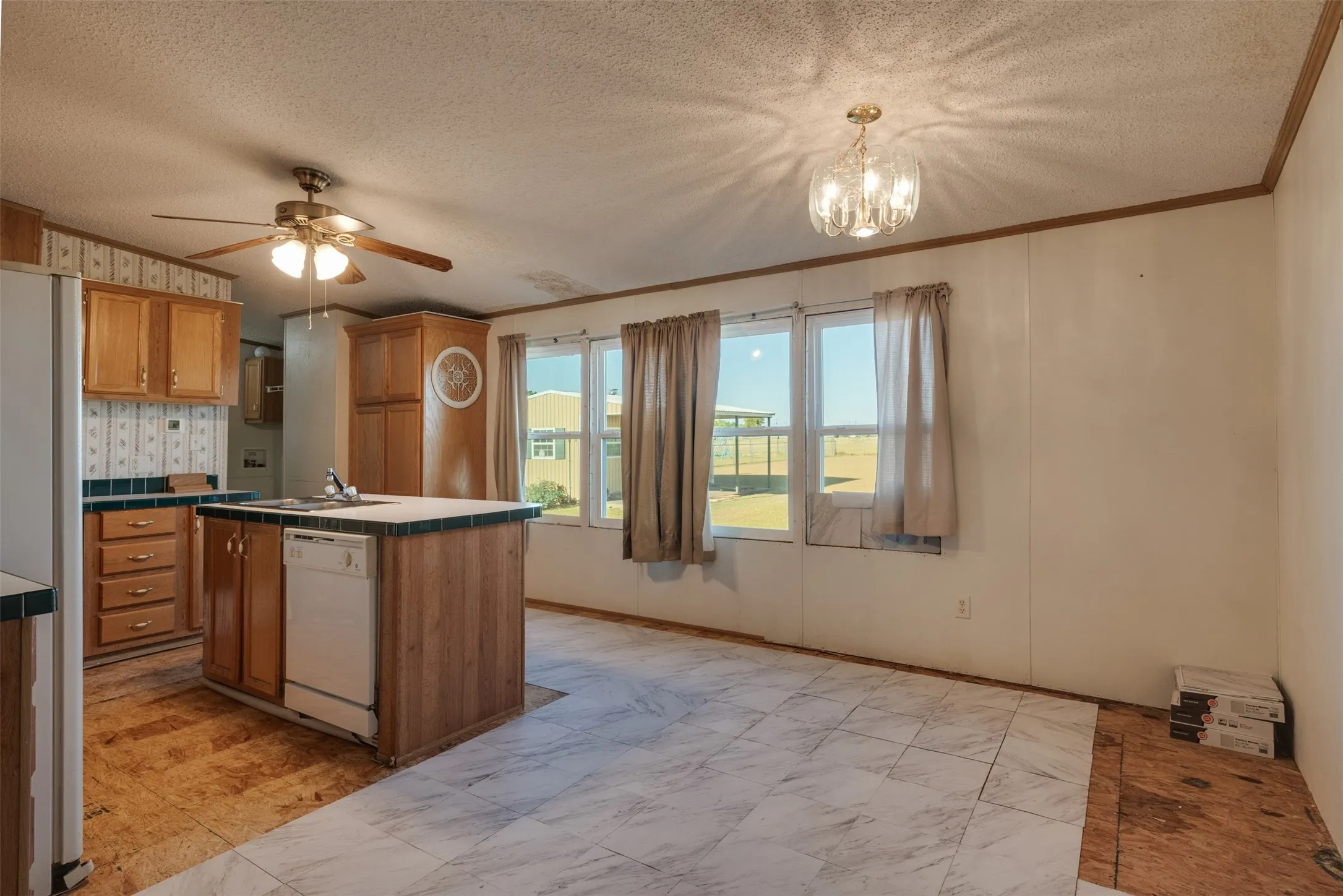 Single Family Residence For Sale in Wichita County , 1001 S FM 369, Burkburnett, Texas 76354, 3 Bedroom, 2 Bathroom, Garage spaces, 1,344 Sqft, built in 1999, mls#21388537, Real Estate Agent in Burkburnett, Homes For Sale in Wichita county, Homes For Sale in Burkburnett, Realtor in Burkburnett Texas, Real Estate Brokerage Independent Realty Texas, Luminita Cordes Realtor