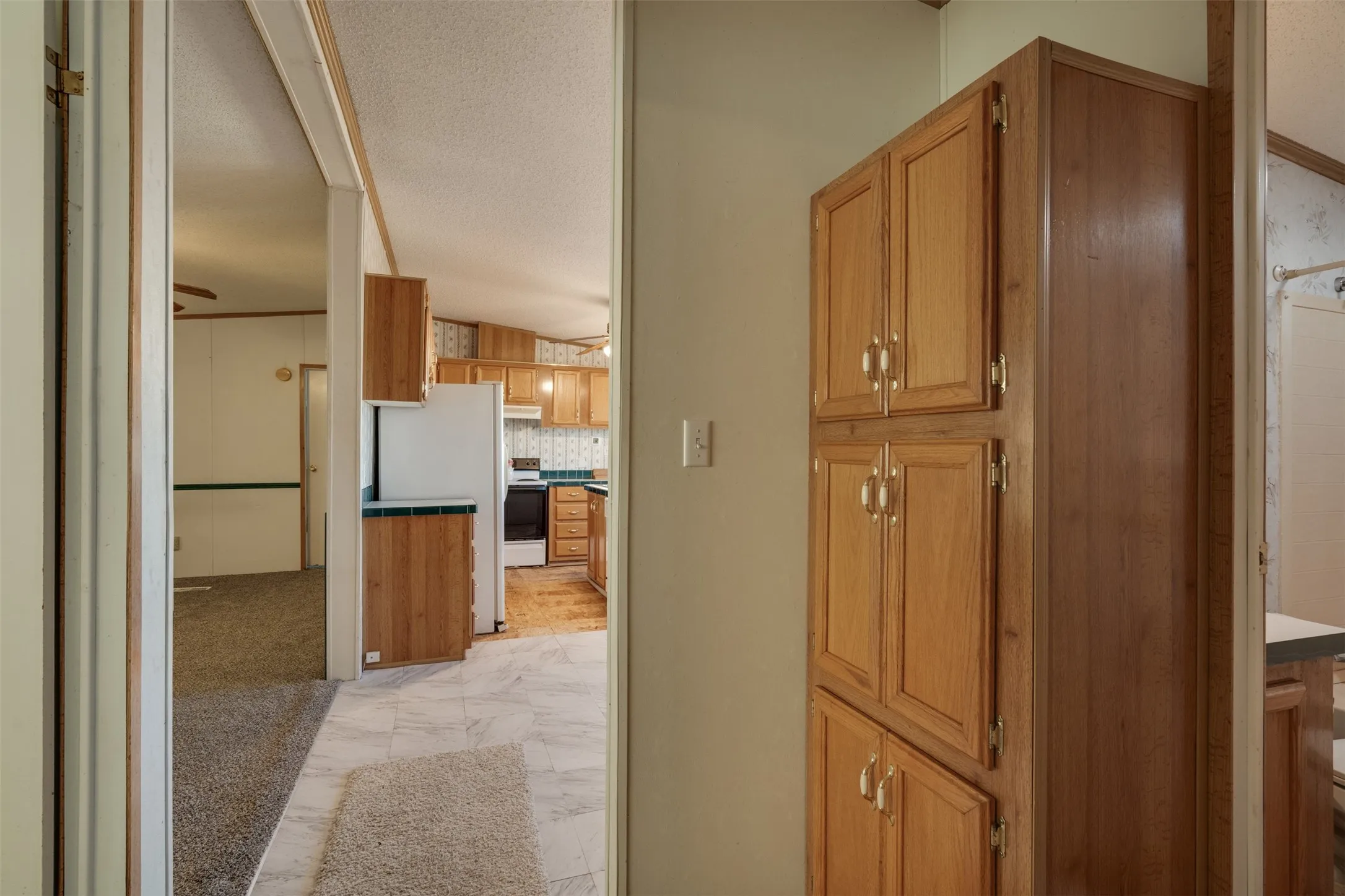 Single Family Residence For Sale in Wichita County , 1001 S FM 369, Burkburnett, Texas 76354, 3 Bedroom, 2 Bathroom, Garage spaces, 1,344 Sqft, built in 1999, mls#21388537, Real Estate Agent in Burkburnett, Homes For Sale in Wichita county, Homes For Sale in Burkburnett, Realtor in Burkburnett Texas, Real Estate Brokerage Independent Realty Texas, Luminita Cordes Realtor