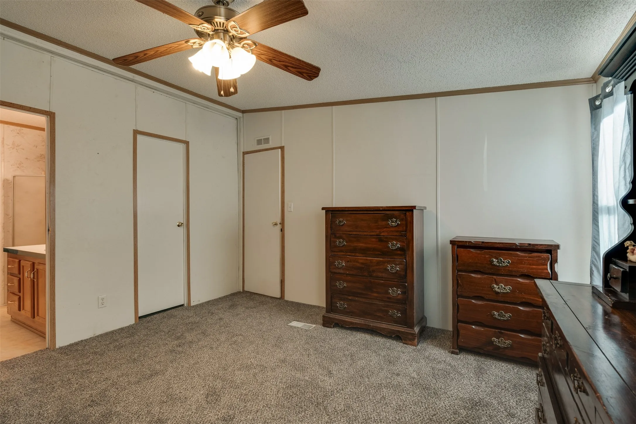 Single Family Residence For Sale in Wichita County , 1001 S FM 369, Burkburnett, Texas 76354, 3 Bedroom, 2 Bathroom, Garage spaces, 1,344 Sqft, built in 1999, mls#21388537, Real Estate Agent in Burkburnett, Homes For Sale in Wichita county, Homes For Sale in Burkburnett, Realtor in Burkburnett Texas, Real Estate Brokerage Independent Realty Texas, Luminita Cordes Realtor