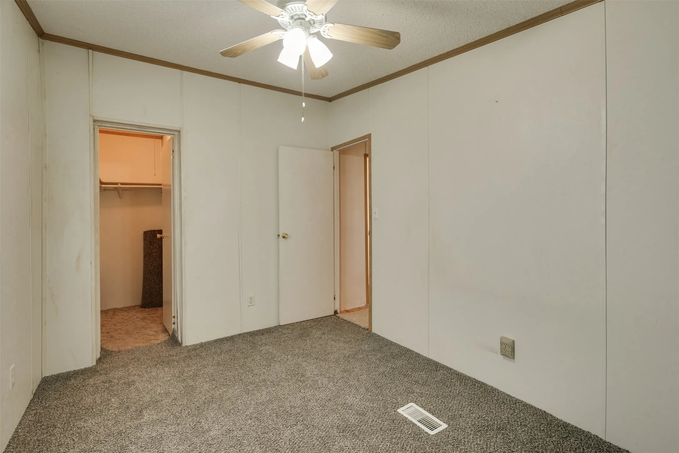 Single Family Residence For Sale in Wichita County , 1001 S FM 369, Burkburnett, Texas 76354, 3 Bedroom, 2 Bathroom, Garage spaces, 1,344 Sqft, built in 1999, mls#21388537, Real Estate Agent in Burkburnett, Homes For Sale in Wichita county, Homes For Sale in Burkburnett, Realtor in Burkburnett Texas, Real Estate Brokerage Independent Realty Texas, Luminita Cordes Realtor