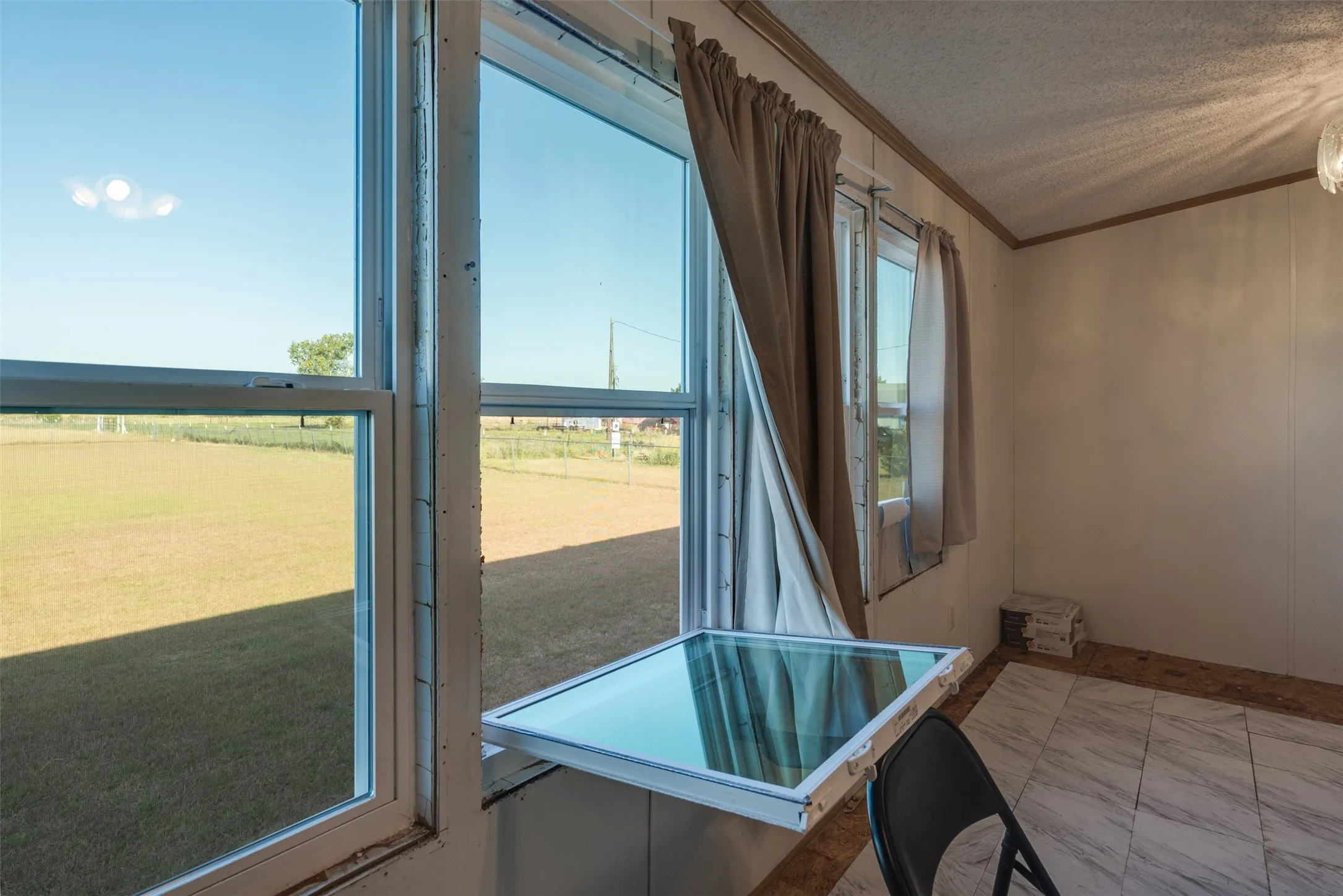 Single Family Residence For Sale in Wichita County , 1001 S FM 369, Burkburnett, Texas 76354, 3 Bedroom, 2 Bathroom, Garage spaces, 1,344 Sqft, built in 1999, mls#21388537, Real Estate Agent in Burkburnett, Homes For Sale in Wichita county, Homes For Sale in Burkburnett, Realtor in Burkburnett Texas, Real Estate Brokerage Independent Realty Texas, Luminita Cordes Realtor