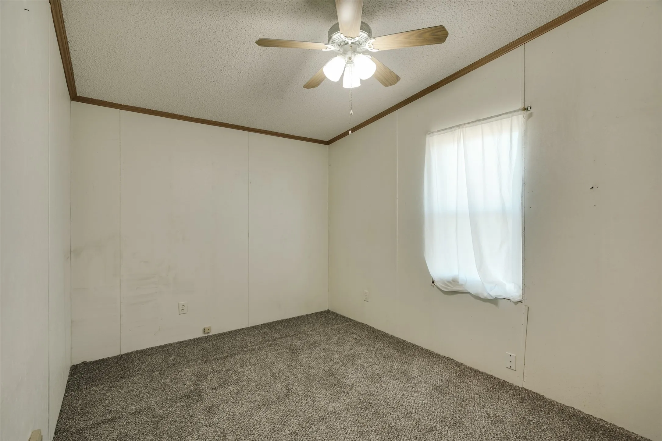 Single Family Residence For Sale in Wichita County , 1001 S FM 369, Burkburnett, Texas 76354, 3 Bedroom, 2 Bathroom, Garage spaces, 1,344 Sqft, built in 1999, mls#21388537, Real Estate Agent in Burkburnett, Homes For Sale in Wichita county, Homes For Sale in Burkburnett, Realtor in Burkburnett Texas, Real Estate Brokerage Independent Realty Texas, Luminita Cordes Realtor