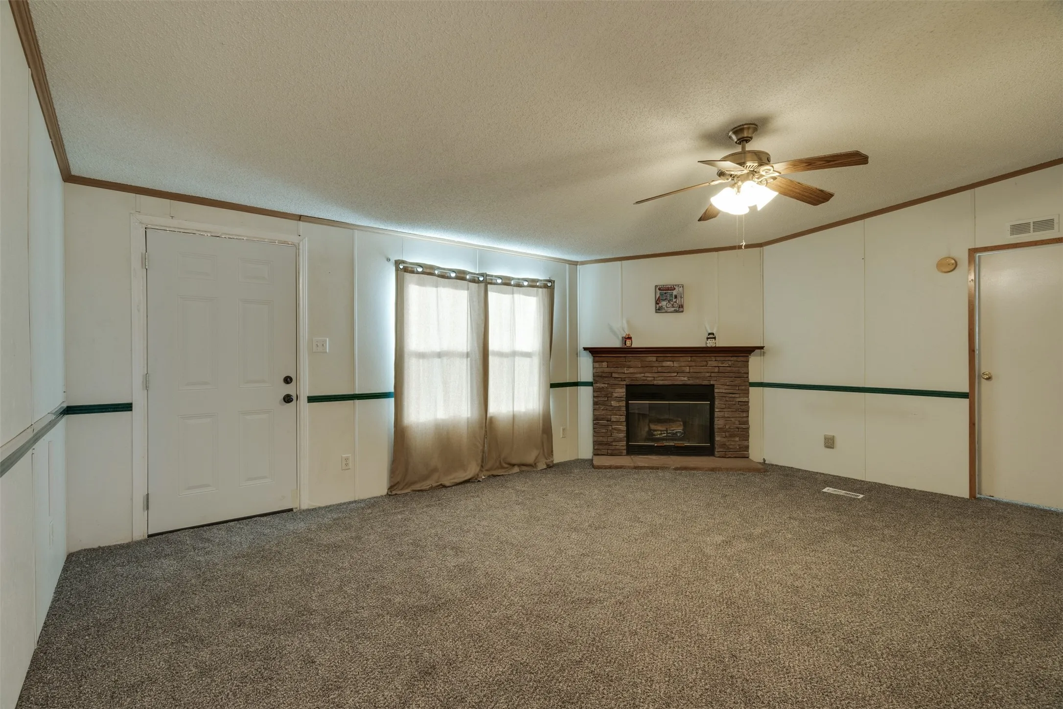 Single Family Residence For Sale in Wichita County , 1001 S FM 369, Burkburnett, Texas 76354, 3 Bedroom, 2 Bathroom, Garage spaces, 1,344 Sqft, built in 1999, mls#21388537, Real Estate Agent in Burkburnett, Homes For Sale in Wichita county, Homes For Sale in Burkburnett, Realtor in Burkburnett Texas, Real Estate Brokerage Independent Realty Texas, Luminita Cordes Realtor