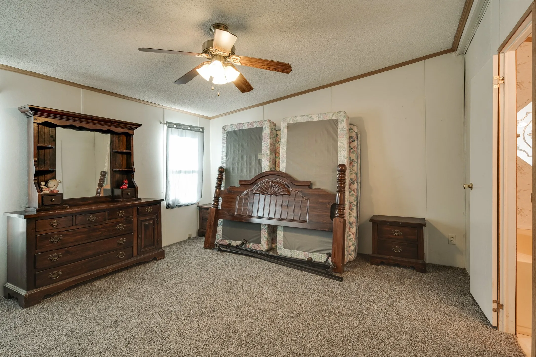 Single Family Residence For Sale in Wichita County , 1001 S FM 369, Burkburnett, Texas 76354, 3 Bedroom, 2 Bathroom, Garage spaces, 1,344 Sqft, built in 1999, mls#21388537, Real Estate Agent in Burkburnett, Homes For Sale in Wichita county, Homes For Sale in Burkburnett, Realtor in Burkburnett Texas, Real Estate Brokerage Independent Realty Texas, Luminita Cordes Realtor