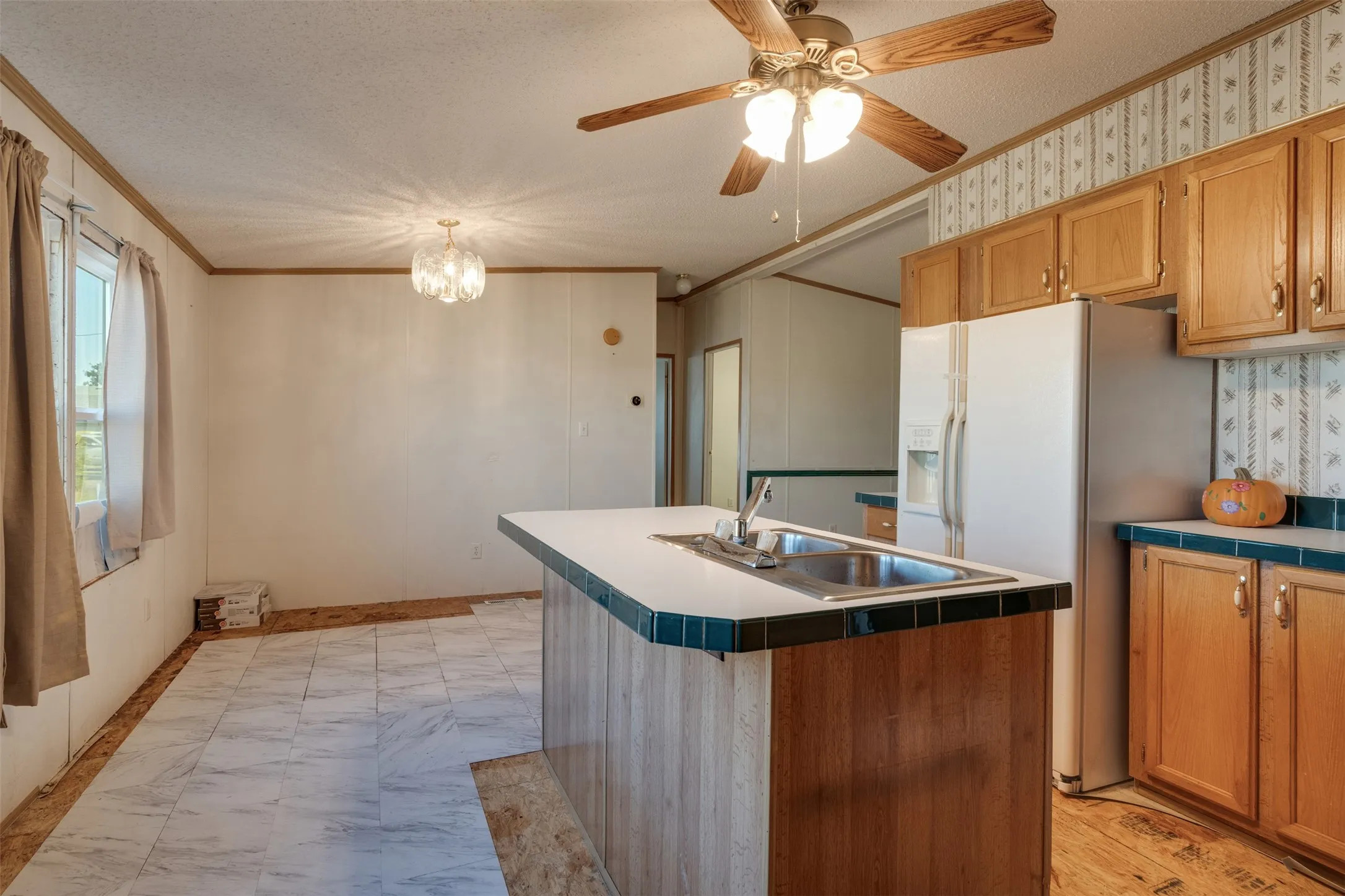 Single Family Residence For Sale in Wichita County , 1001 S FM 369, Burkburnett, Texas 76354, 3 Bedroom, 2 Bathroom, Garage spaces, 1,344 Sqft, built in 1999, mls#21388537, Real Estate Agent in Burkburnett, Homes For Sale in Wichita county, Homes For Sale in Burkburnett, Realtor in Burkburnett Texas, Real Estate Brokerage Independent Realty Texas, Luminita Cordes Realtor