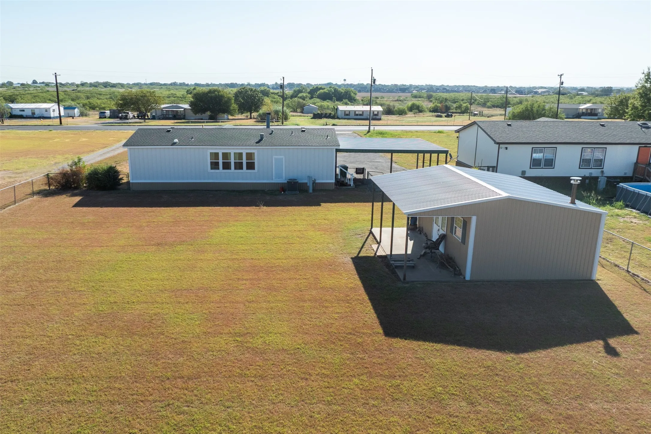 Single Family Residence For Sale in Wichita County , 1001 S FM 369, Burkburnett, Texas 76354, 3 Bedroom, 2 Bathroom, Garage spaces, 1,344 Sqft, built in 1999, mls#21388537, Real Estate Agent in Burkburnett, Homes For Sale in Wichita county, Homes For Sale in Burkburnett, Realtor in Burkburnett Texas, Real Estate Brokerage Independent Realty Texas, Luminita Cordes Realtor