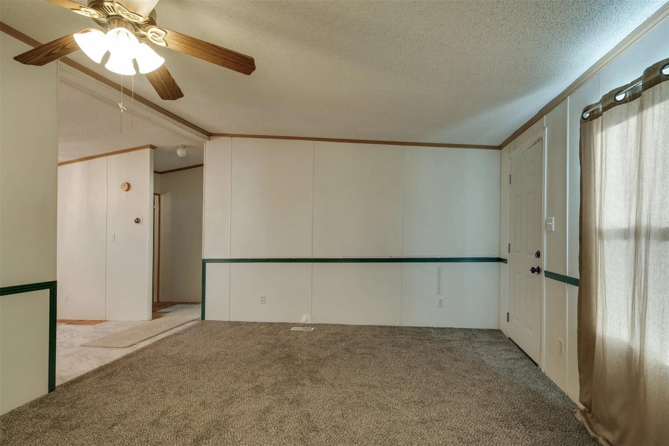 Single Family Residence For Sale in Wichita County , 1001 S FM 369, Burkburnett, Texas 76354, 3 Bedroom, 2 Bathroom, Garage spaces, 1,344 Sqft, built in 1999, mls#21388537, Real Estate Agent in Burkburnett, Homes For Sale in Wichita county, Homes For Sale in Burkburnett, Realtor in Burkburnett Texas, Real Estate Brokerage Independent Realty Texas, Luminita Cordes Realtor