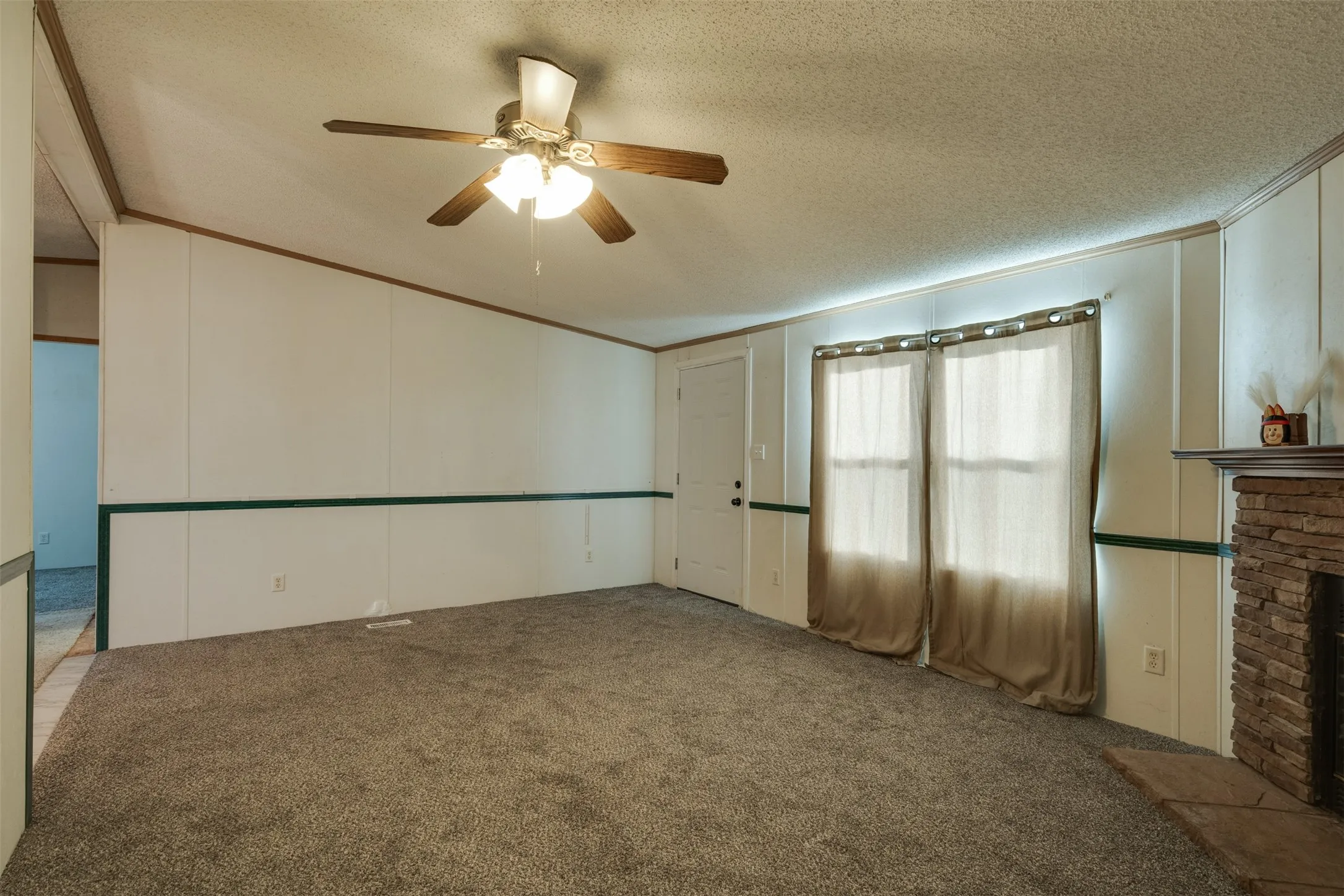 Single Family Residence For Sale in Wichita County , 1001 S FM 369, Burkburnett, Texas 76354, 3 Bedroom, 2 Bathroom, Garage spaces, 1,344 Sqft, built in 1999, mls#21388537, Real Estate Agent in Burkburnett, Homes For Sale in Wichita county, Homes For Sale in Burkburnett, Realtor in Burkburnett Texas, Real Estate Brokerage Independent Realty Texas, Luminita Cordes Realtor