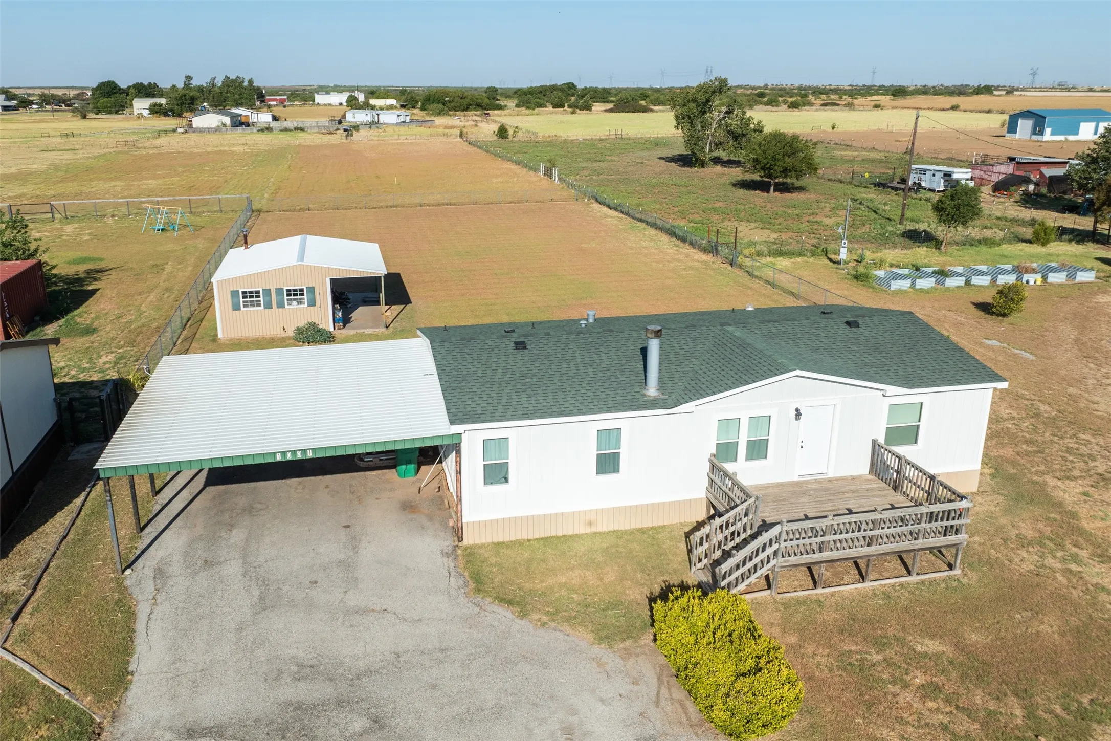 Single Family Residence For Sale in Wichita County , 1001 S FM 369, Burkburnett, Texas 76354, 3 Bedroom, 2 Bathroom, Garage spaces, 1,344 Sqft, built in 1999, mls#21388537, Real Estate Agent in Burkburnett, Homes For Sale in Wichita county, Homes For Sale in Burkburnett, Realtor in Burkburnett Texas, Real Estate Brokerage Independent Realty Texas, Luminita Cordes Realtor