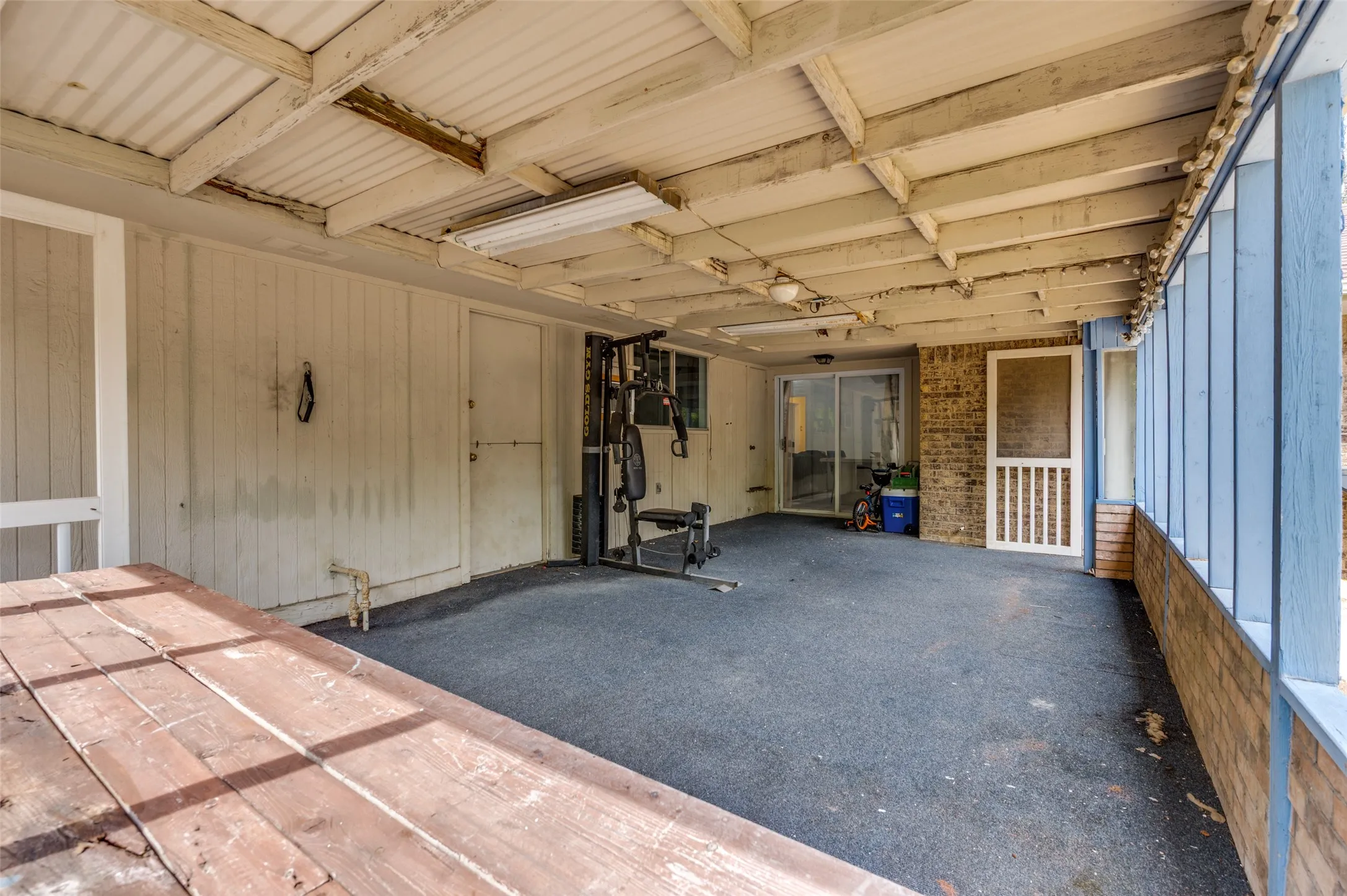 Single Family Residence For Sale in Dallas County , 504 Pheasant Lane, De Soto, Texas 75115, 4 Bedroom, 3 Bathroom, 2 Garage spaces, 1,975 Sqft, built in 1981, mls#21403630, Real Estate Agent in De Soto, Homes For Sale in Dallas county, Homes For Sale in De Soto, Realtor in De Soto Texas, Real Estate Brokerage Independent Realty Texas, Luminita Cordes Realtor