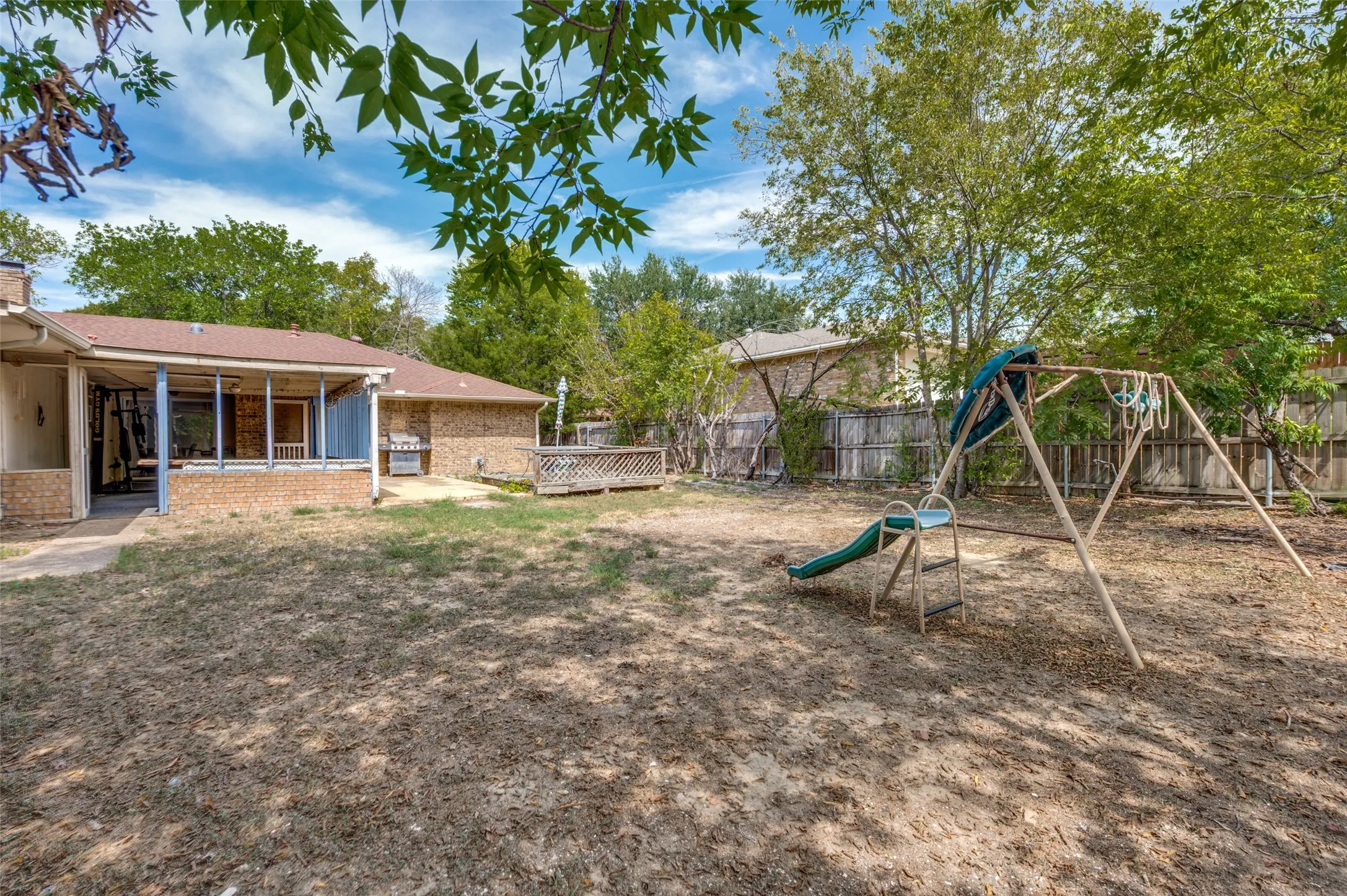 Single Family Residence For Sale in Dallas County , 504 Pheasant Lane, De Soto, Texas 75115, 4 Bedroom, 3 Bathroom, 2 Garage spaces, 1,975 Sqft, built in 1981, mls#21403630, Real Estate Agent in De Soto, Homes For Sale in Dallas county, Homes For Sale in De Soto, Realtor in De Soto Texas, Real Estate Brokerage Independent Realty Texas, Luminita Cordes Realtor
