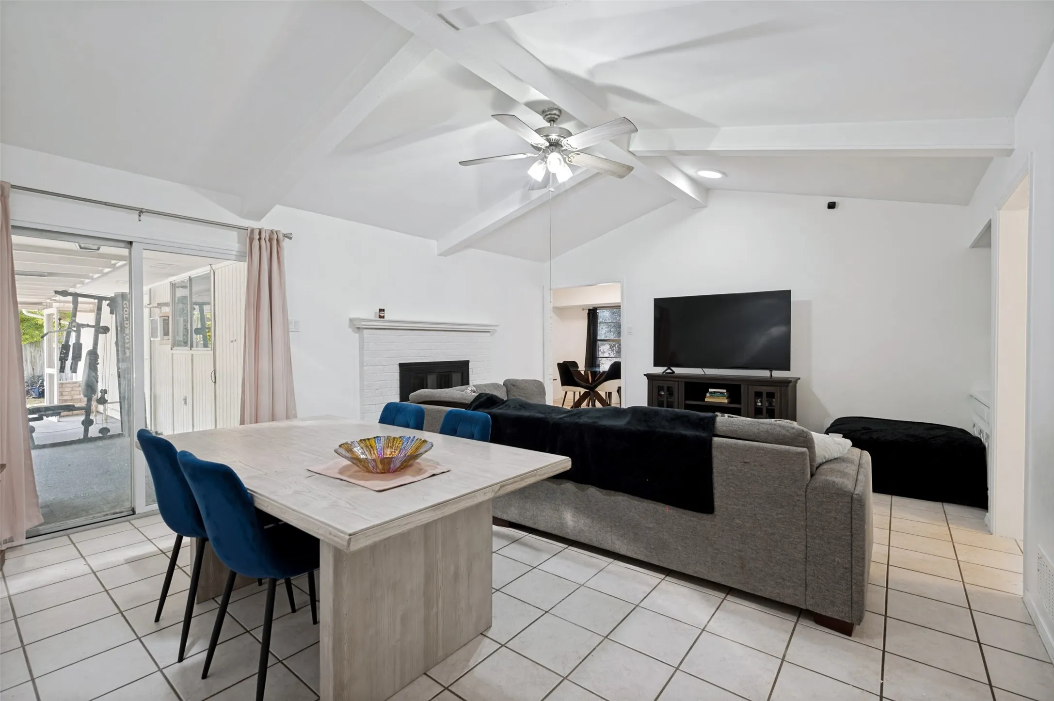 Single Family Residence For Sale in Dallas County , 504 Pheasant Lane, De Soto, Texas 75115, 4 Bedroom, 3 Bathroom, 2 Garage spaces, 1,975 Sqft, built in 1981, mls#21403630, Real Estate Agent in De Soto, Homes For Sale in Dallas county, Homes For Sale in De Soto, Realtor in De Soto Texas, Real Estate Brokerage Independent Realty Texas, Luminita Cordes Realtor