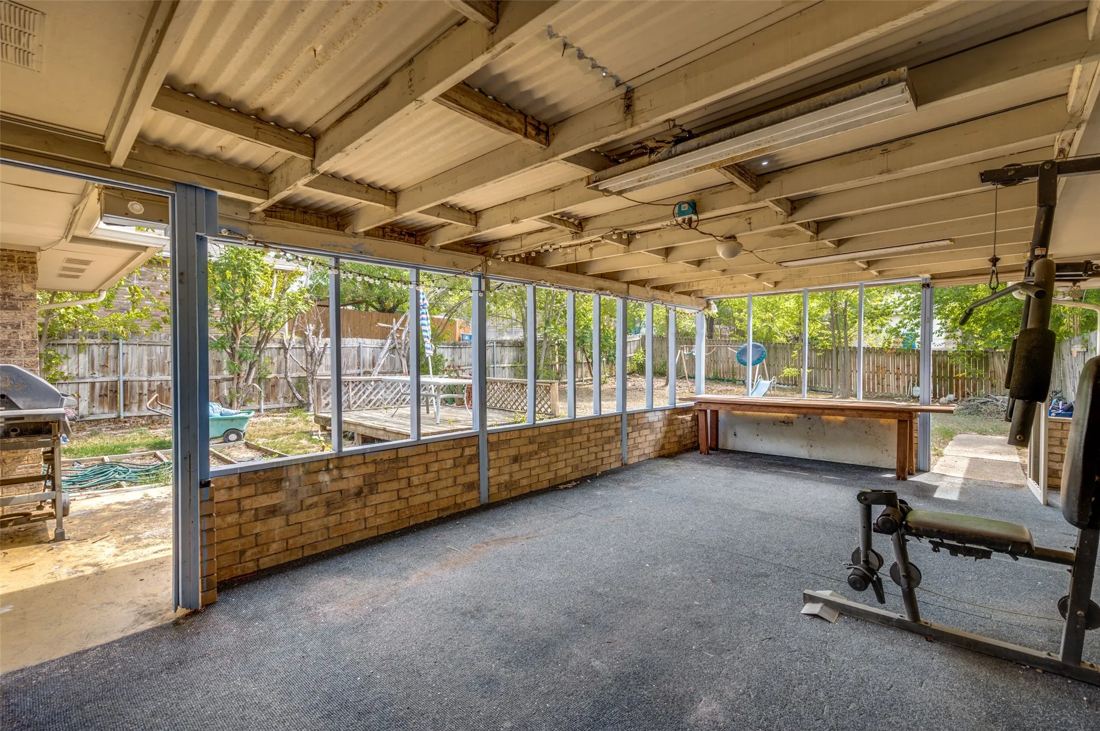 Single Family Residence For Sale in Dallas County , 504 Pheasant Lane, De Soto, Texas 75115, 4 Bedroom, 3 Bathroom, 2 Garage spaces, 1,975 Sqft, built in 1981, mls#21403630, Real Estate Agent in De Soto, Homes For Sale in Dallas county, Homes For Sale in De Soto, Realtor in De Soto Texas, Real Estate Brokerage Independent Realty Texas, Luminita Cordes Realtor