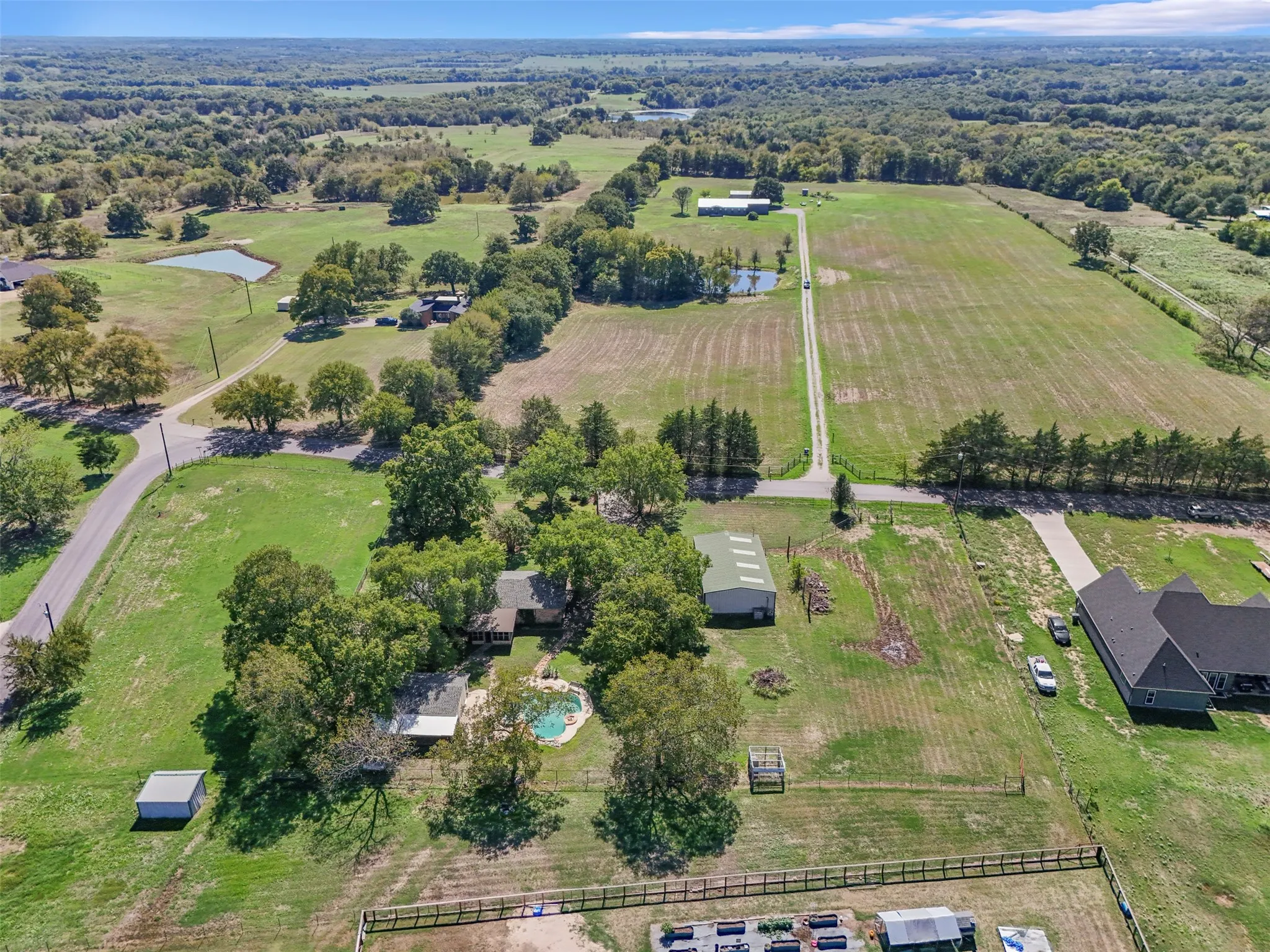 Single Family Residence For Sale in Grayson County , 9591 Dripping Springs Road, Denison, Texas 75021, 3 Bedroom, 2 Bathroom, Garage spaces, 1,424 Sqft, built in 1968, mls#21403588, Real Estate Agent in Denison, Homes For Sale in Grayson county, Homes For Sale in Denison, Realtor in Denison Texas, Real Estate Brokerage Independent Realty Texas, Luminita Cordes Realtor
