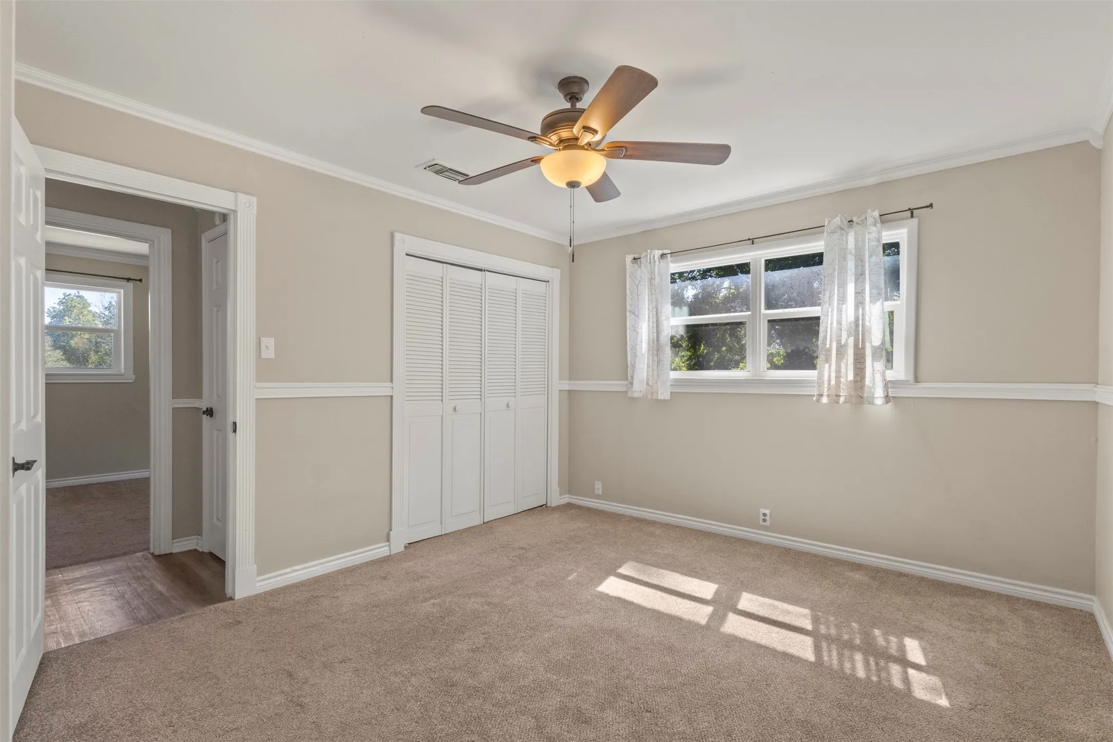 Single Family Residence For Sale in Grayson County , 9591 Dripping Springs Road, Denison, Texas 75021, 3 Bedroom, 2 Bathroom, Garage spaces, 1,424 Sqft, built in 1968, mls#21403588, Real Estate Agent in Denison, Homes For Sale in Grayson county, Homes For Sale in Denison, Realtor in Denison Texas, Real Estate Brokerage Independent Realty Texas, Luminita Cordes Realtor