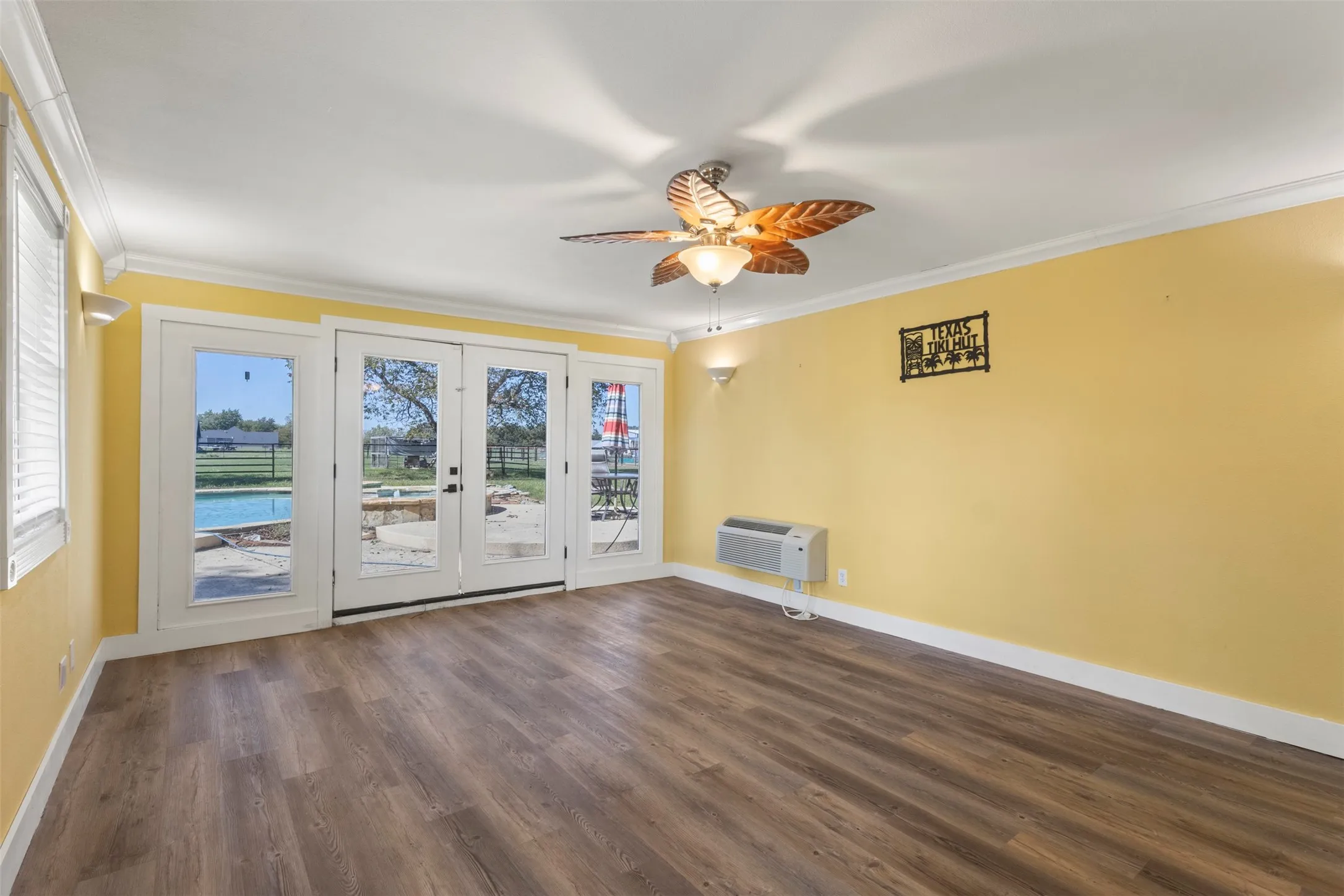 Single Family Residence For Sale in Grayson County , 9591 Dripping Springs Road, Denison, Texas 75021, 3 Bedroom, 2 Bathroom, Garage spaces, 1,424 Sqft, built in 1968, mls#21403588, Real Estate Agent in Denison, Homes For Sale in Grayson county, Homes For Sale in Denison, Realtor in Denison Texas, Real Estate Brokerage Independent Realty Texas, Luminita Cordes Realtor