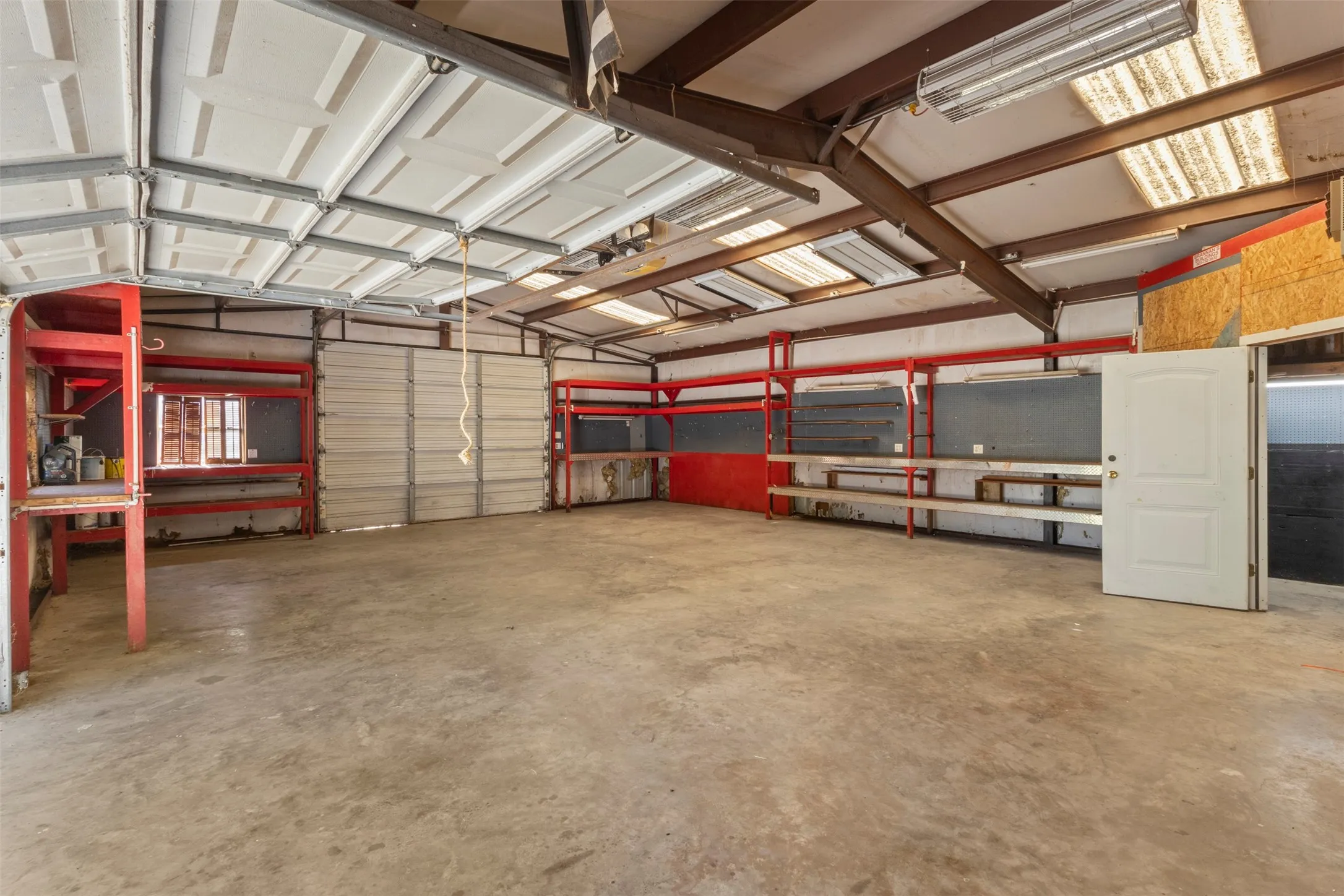 Single Family Residence For Sale in Grayson County , 9591 Dripping Springs Road, Denison, Texas 75021, 3 Bedroom, 2 Bathroom, Garage spaces, 1,424 Sqft, built in 1968, mls#21403588, Real Estate Agent in Denison, Homes For Sale in Grayson county, Homes For Sale in Denison, Realtor in Denison Texas, Real Estate Brokerage Independent Realty Texas, Luminita Cordes Realtor