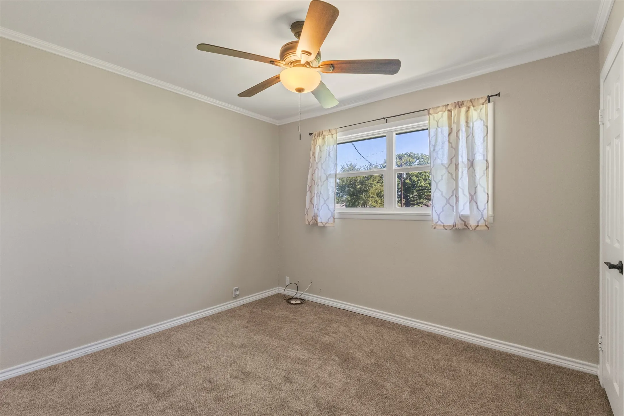 Single Family Residence For Sale in Grayson County , 9591 Dripping Springs Road, Denison, Texas 75021, 3 Bedroom, 2 Bathroom, Garage spaces, 1,424 Sqft, built in 1968, mls#21403588, Real Estate Agent in Denison, Homes For Sale in Grayson county, Homes For Sale in Denison, Realtor in Denison Texas, Real Estate Brokerage Independent Realty Texas, Luminita Cordes Realtor