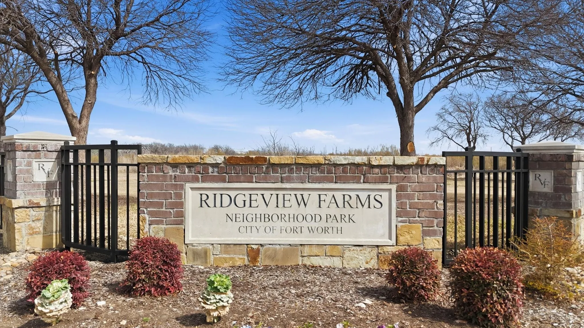 Enjoy it all in Ridgeview farms. Close to highways and major shopping & dining at Presidio..