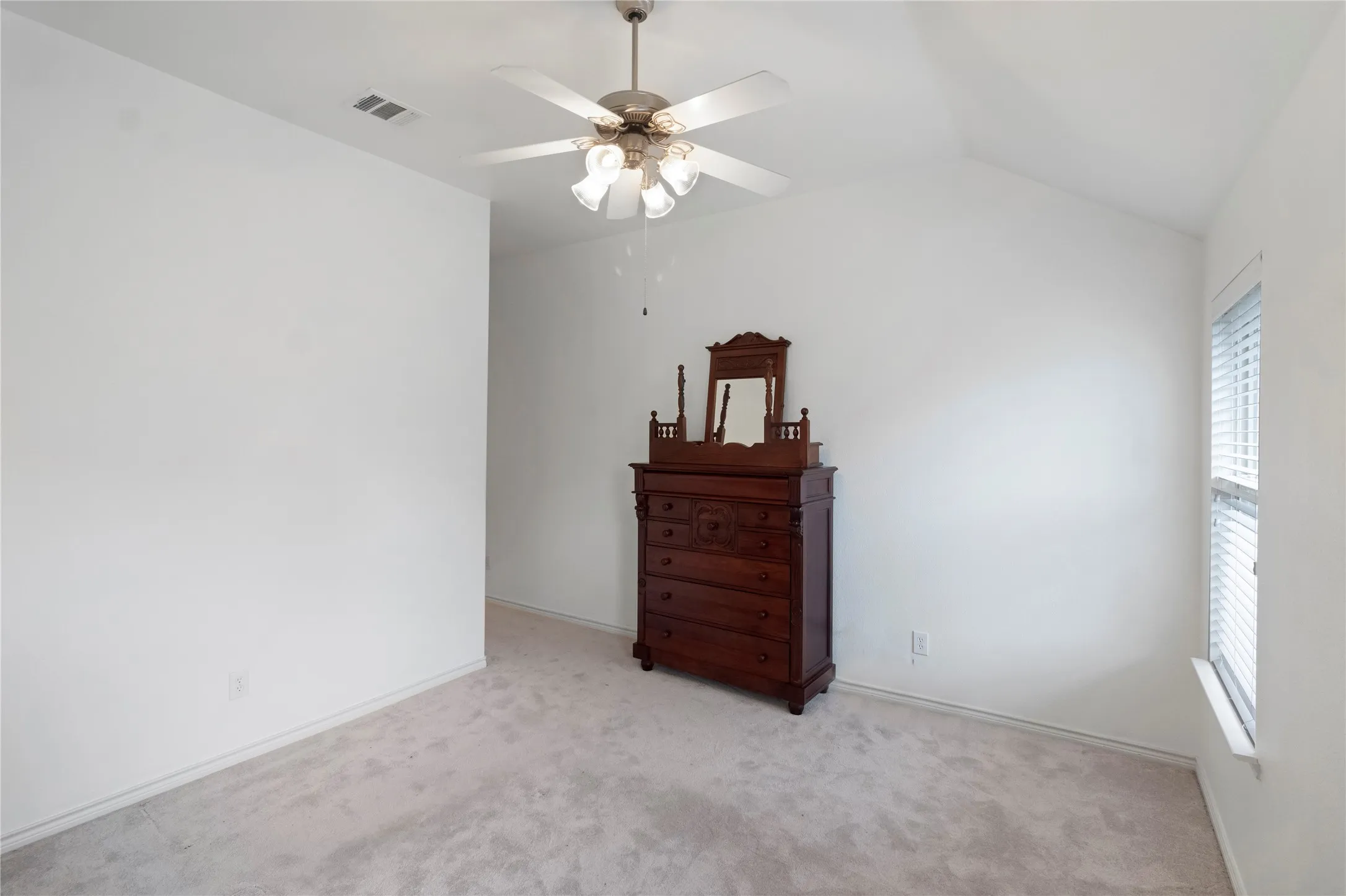 Single Family Residence For Sale in Collin County , 2127 Colby Lane, Wylie, Texas 75098, 3 Bedroom, 2 Bathroom, 1 Garage spaces, 1,325 Sqft, built in 2009, mls#21400497, Real Estate Agent in Wylie, Homes For Sale in Collin county, Homes For Sale in Wylie, Realtor in Wylie Texas, Real Estate Brokerage Independent Realty Texas, Luminita Cordes Realtor