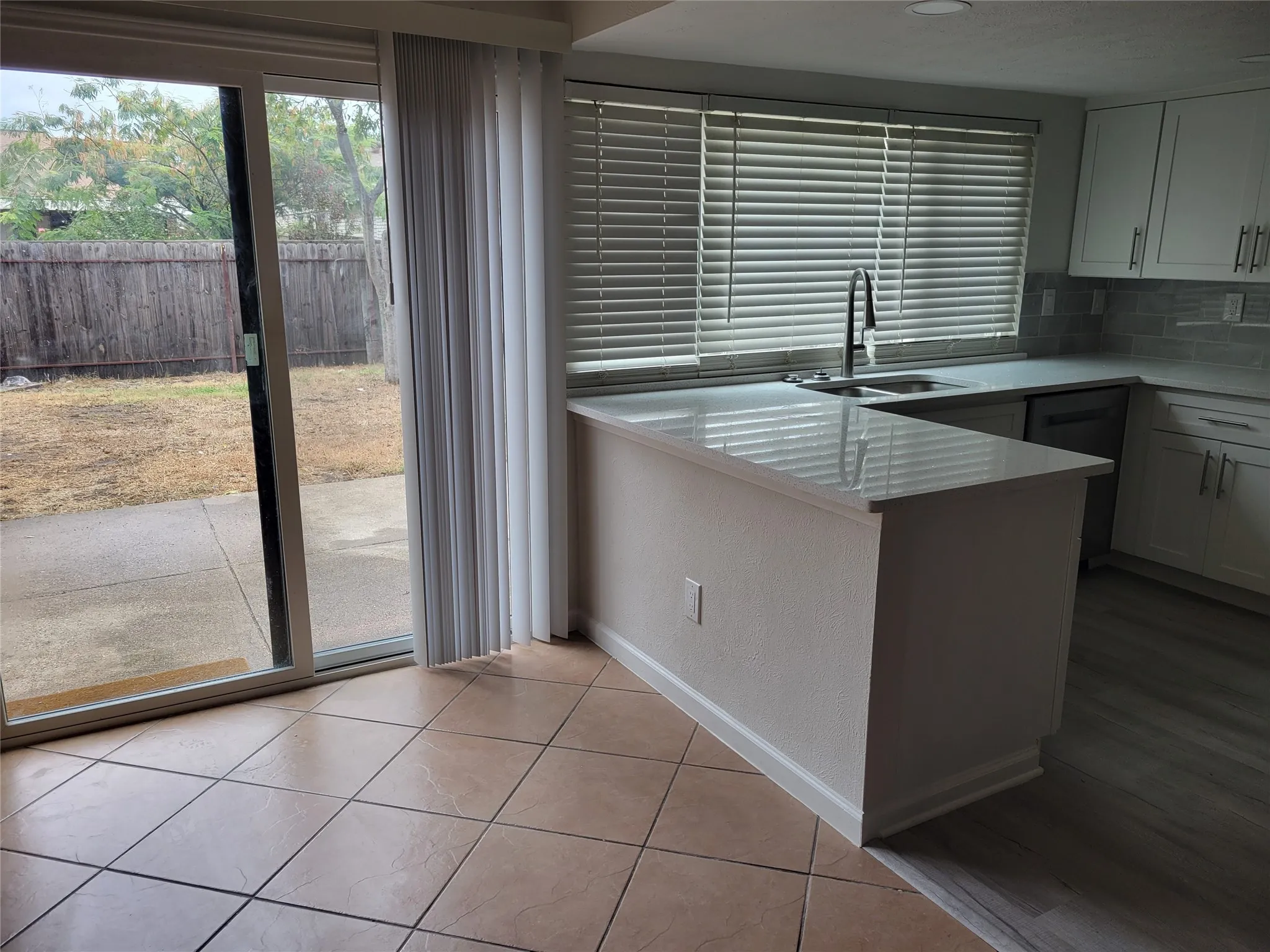 Single Family Residence For Rent in Collin County , 6520 Chinaberry Trail, Plano, Texas 75023, 3 Bedroom, 2 Bathroom, 2 Garage spaces, 1,930 Sqft, built in 1978, mls#21403762, Real Estate Agent in Plano, Homes For Rent in Collin county, Homes For Rent in Plano, Realtor in Plano Texas, Real Estate Brokerage Independent Realty Texas, Luminita Cordes Realtor