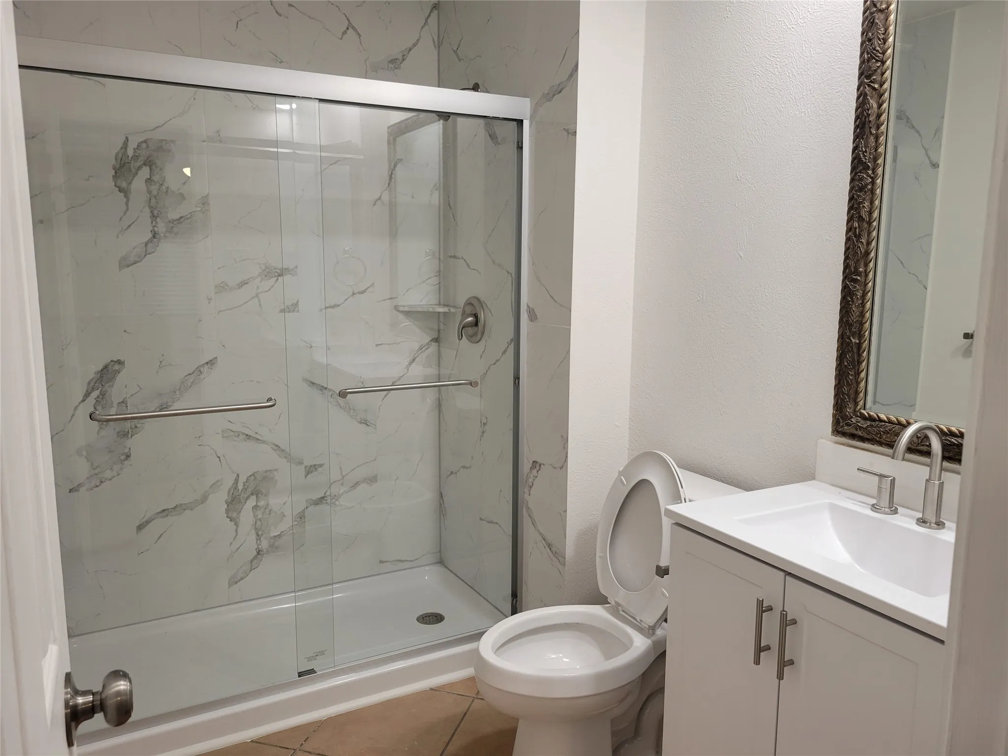 Single Family Residence For Rent in Collin County , 6520 Chinaberry Trail, Plano, Texas 75023, 3 Bedroom, 2 Bathroom, 2 Garage spaces, 1,930 Sqft, built in 1978, mls#21403762, Real Estate Agent in Plano, Homes For Rent in Collin county, Homes For Rent in Plano, Realtor in Plano Texas, Real Estate Brokerage Independent Realty Texas, Luminita Cordes Realtor