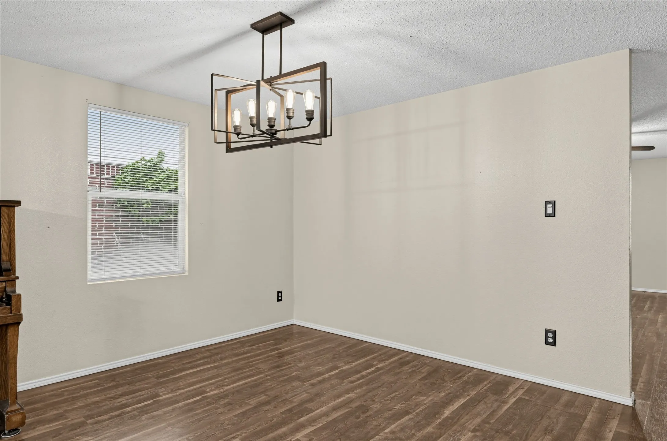 Single Family Residence For Sale in Denton County , 1857 Lariat Drive, Fort Worth, Texas 76247, 5 Bedroom, 3 Bathroom, 2 Garage spaces, 3,448 Sqft, built in 2003, mls#21403646, Real Estate Agent in Fort Worth, Homes For Sale in Denton county, Homes For Sale in Fort Worth, Realtor in Fort Worth Texas, Real Estate Brokerage Independent Realty Texas, Luminita Cordes Realtor