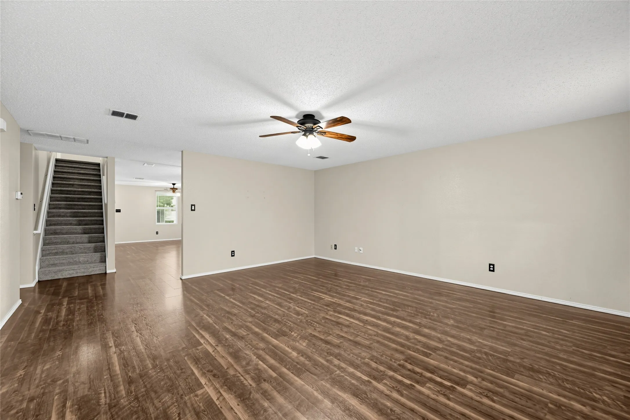 Single Family Residence For Sale in Denton County , 1857 Lariat Drive, Fort Worth, Texas 76247, 5 Bedroom, 3 Bathroom, 2 Garage spaces, 3,448 Sqft, built in 2003, mls#21403646, Real Estate Agent in Fort Worth, Homes For Sale in Denton county, Homes For Sale in Fort Worth, Realtor in Fort Worth Texas, Real Estate Brokerage Independent Realty Texas, Luminita Cordes Realtor