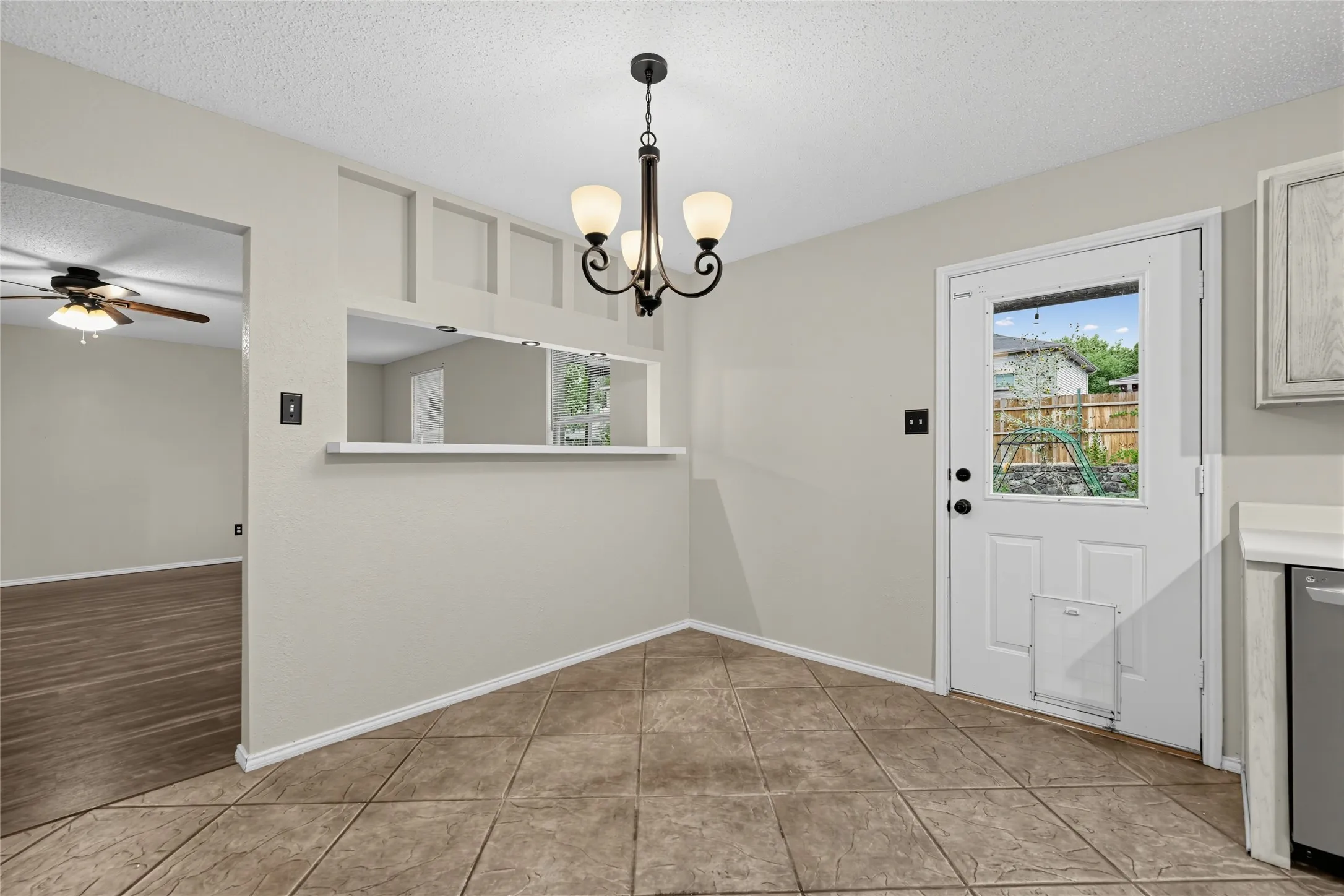 Single Family Residence For Sale in Denton County , 1857 Lariat Drive, Fort Worth, Texas 76247, 5 Bedroom, 3 Bathroom, 2 Garage spaces, 3,448 Sqft, built in 2003, mls#21403646, Real Estate Agent in Fort Worth, Homes For Sale in Denton county, Homes For Sale in Fort Worth, Realtor in Fort Worth Texas, Real Estate Brokerage Independent Realty Texas, Luminita Cordes Realtor