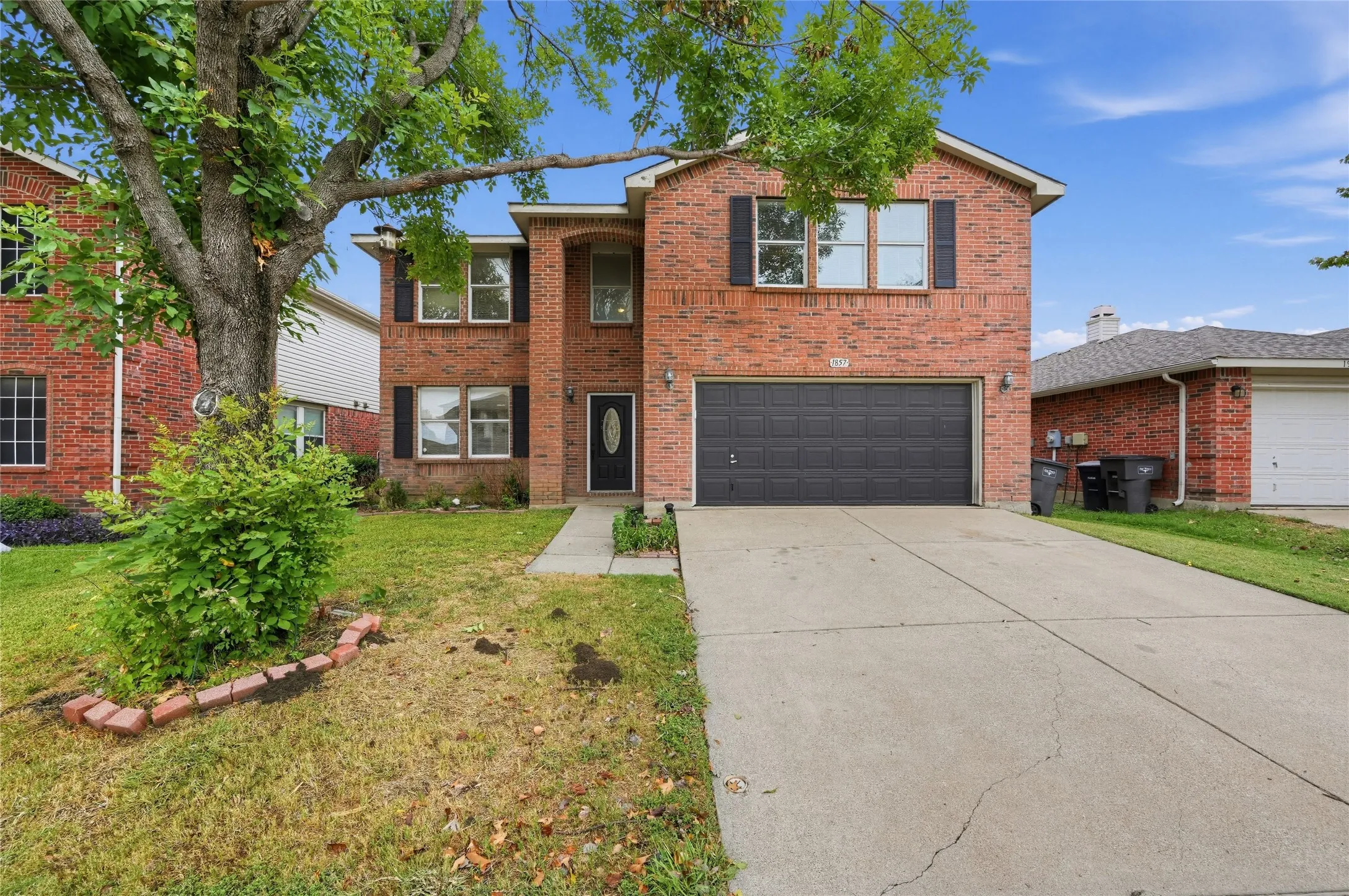Single Family Residence For Sale in Denton County , 1857 Lariat Drive, Fort Worth, Texas 76247, 5 Bedroom, 3 Bathroom, 2 Garage spaces, 3,448 Sqft, built in 2003, mls#21403646, Real Estate Agent in Fort Worth, Homes For Sale in Denton county, Homes For Sale in Fort Worth, Realtor in Fort Worth Texas, Real Estate Brokerage Independent Realty Texas, Luminita Cordes Realtor