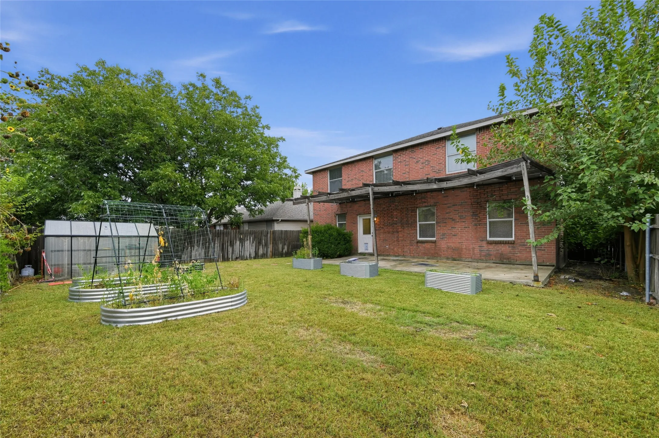 Single Family Residence For Sale in Denton County , 1857 Lariat Drive, Fort Worth, Texas 76247, 5 Bedroom, 3 Bathroom, 2 Garage spaces, 3,448 Sqft, built in 2003, mls#21403646, Real Estate Agent in Fort Worth, Homes For Sale in Denton county, Homes For Sale in Fort Worth, Realtor in Fort Worth Texas, Real Estate Brokerage Independent Realty Texas, Luminita Cordes Realtor