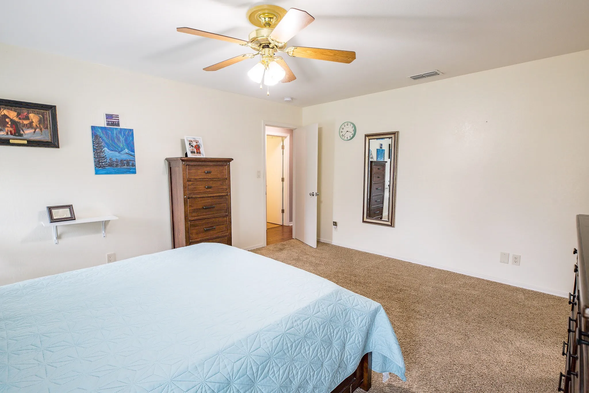 Single Family Residence For Sale in Wichita County , 3 Four Sixes Circle, Wichita Falls, Texas 76308, 3 Bedroom, 3 Bathroom, 2 Garage spaces, 2,434 Sqft, built in 1980, mls#21403803, Real Estate Agent in Wichita Falls, Homes For Sale in Wichita county, Homes For Sale in Wichita Falls, Realtor in Wichita Falls Texas, Real Estate Brokerage Independent Realty Texas, Luminita Cordes Realtor