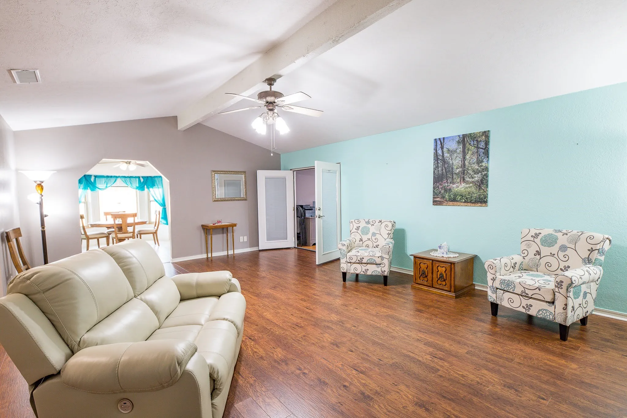 Single Family Residence For Sale in Wichita County , 3 Four Sixes Circle, Wichita Falls, Texas 76308, 3 Bedroom, 3 Bathroom, 2 Garage spaces, 2,434 Sqft, built in 1980, mls#21403803, Real Estate Agent in Wichita Falls, Homes For Sale in Wichita county, Homes For Sale in Wichita Falls, Realtor in Wichita Falls Texas, Real Estate Brokerage Independent Realty Texas, Luminita Cordes Realtor
