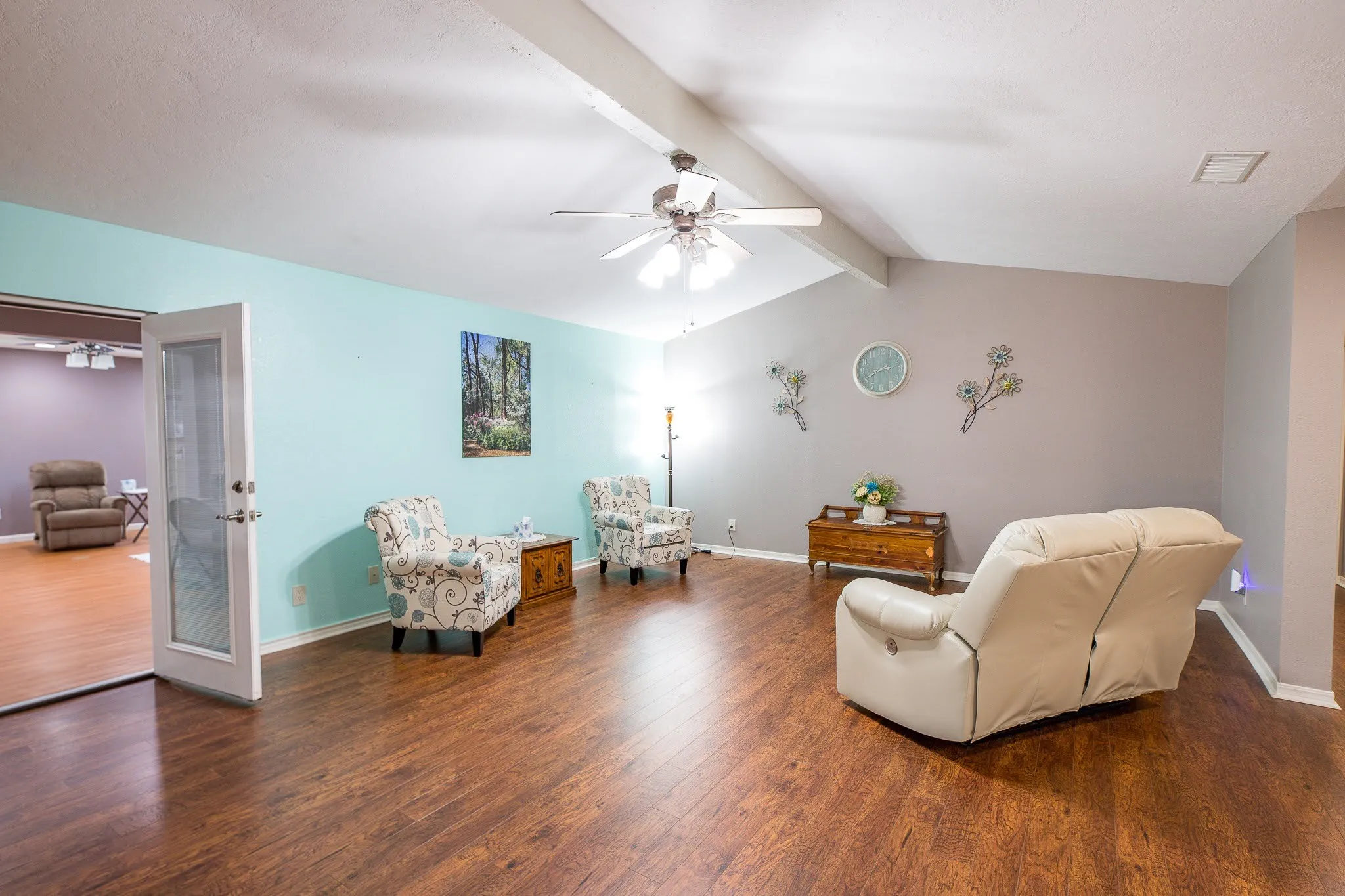 Single Family Residence For Sale in Wichita County , 3 Four Sixes Circle, Wichita Falls, Texas 76308, 3 Bedroom, 3 Bathroom, 2 Garage spaces, 2,434 Sqft, built in 1980, mls#21403803, Real Estate Agent in Wichita Falls, Homes For Sale in Wichita county, Homes For Sale in Wichita Falls, Realtor in Wichita Falls Texas, Real Estate Brokerage Independent Realty Texas, Luminita Cordes Realtor