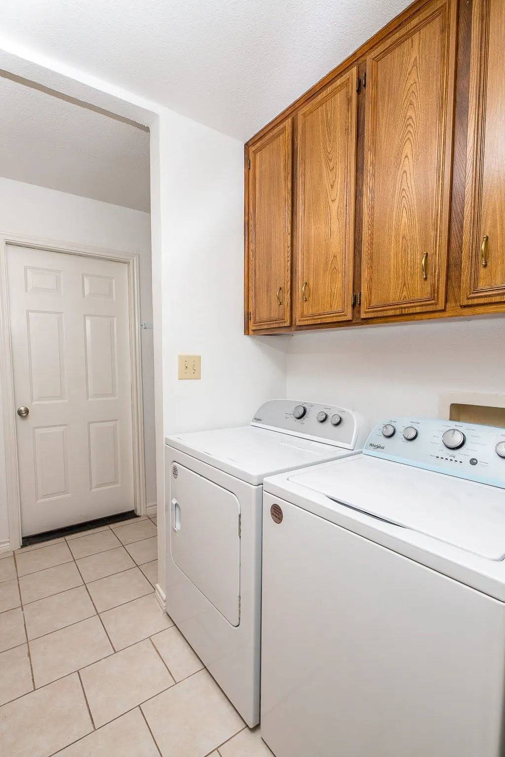 Single Family Residence For Sale in Wichita County , 3 Four Sixes Circle, Wichita Falls, Texas 76308, 3 Bedroom, 3 Bathroom, 2 Garage spaces, 2,434 Sqft, built in 1980, mls#21403803, Real Estate Agent in Wichita Falls, Homes For Sale in Wichita county, Homes For Sale in Wichita Falls, Realtor in Wichita Falls Texas, Real Estate Brokerage Independent Realty Texas, Luminita Cordes Realtor