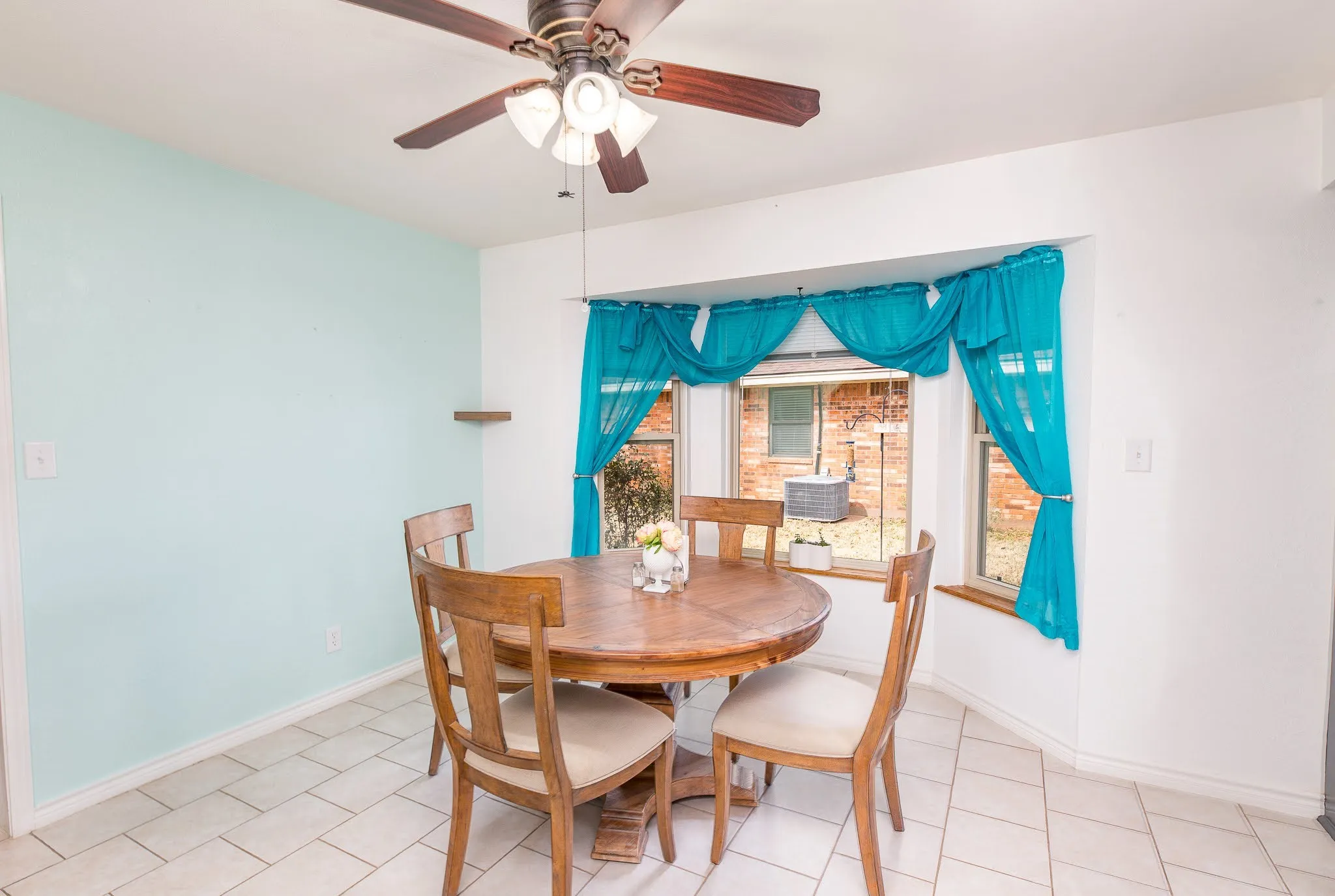 Single Family Residence For Sale in Wichita County , 3 Four Sixes Circle, Wichita Falls, Texas 76308, 3 Bedroom, 3 Bathroom, 2 Garage spaces, 2,434 Sqft, built in 1980, mls#21403803, Real Estate Agent in Wichita Falls, Homes For Sale in Wichita county, Homes For Sale in Wichita Falls, Realtor in Wichita Falls Texas, Real Estate Brokerage Independent Realty Texas, Luminita Cordes Realtor