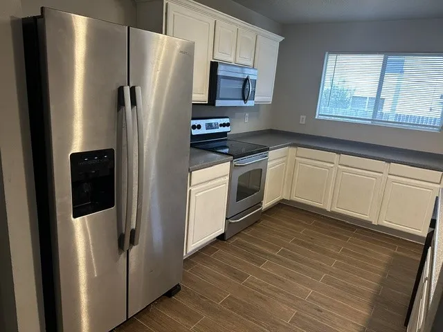 Single Family Residence For Rent in Tarrant County , 4921 Thorn Hollow Drive, Fort Worth, Texas 76244, 3 Bedroom, 2 Bathroom, 2 Garage spaces, 1,621 Sqft, built in 2005, mls#21403456, Real Estate Agent in Fort Worth, Homes For Rent in Tarrant county, Homes For Rent in Fort Worth, Realtor in Fort Worth Texas, Real Estate Brokerage Independent Realty Texas, Luminita Cordes Realtor