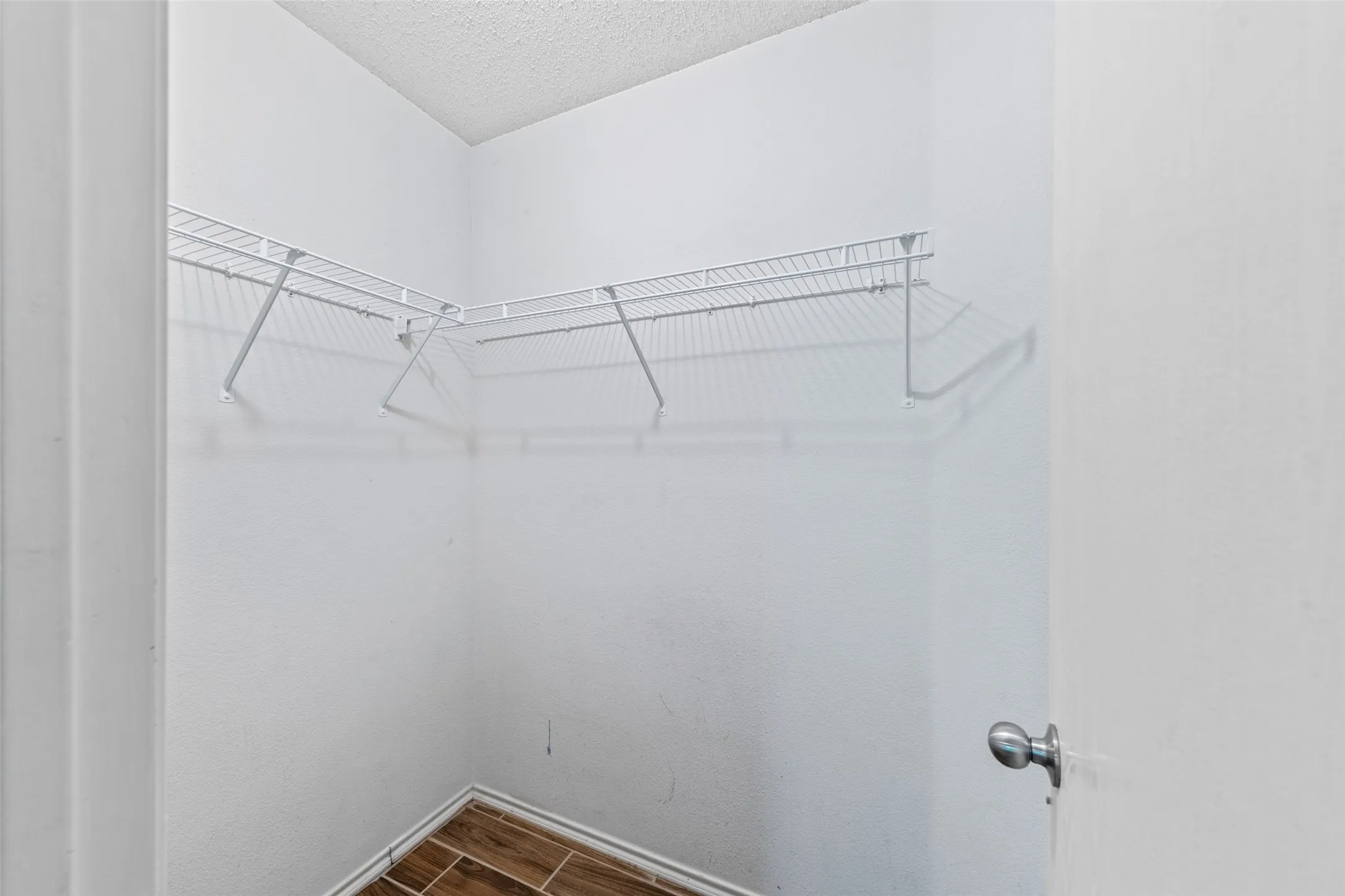 Single Family Residence For Rent in Tarrant County , 4921 Thorn Hollow Drive, Fort Worth, Texas 76244, 3 Bedroom, 2 Bathroom, 2 Garage spaces, 1,621 Sqft, built in 2005, mls#21403456, Real Estate Agent in Fort Worth, Homes For Rent in Tarrant county, Homes For Rent in Fort Worth, Realtor in Fort Worth Texas, Real Estate Brokerage Independent Realty Texas, Luminita Cordes Realtor