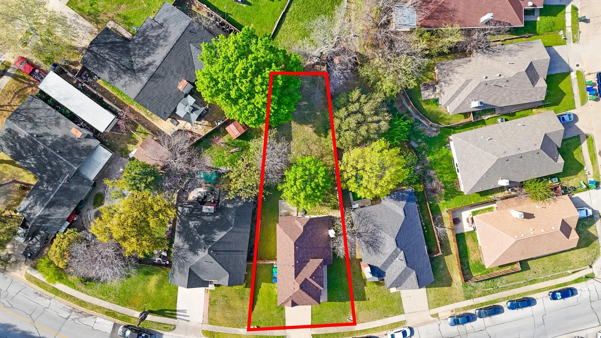 Single Family Residence For Sale in Dallas County , 1031 Park Avenue, Carrollton, Texas 75006, 3 Bedroom, 3 Bathroom, 2 Garage spaces, 1,566 Sqft, built in 1995, mls#21403806, Real Estate Agent in Carrollton, Homes For Sale in Dallas county, Homes For Sale in Carrollton, Realtor in Carrollton Texas, Real Estate Brokerage Independent Realty Texas, Luminita Cordes Realtor