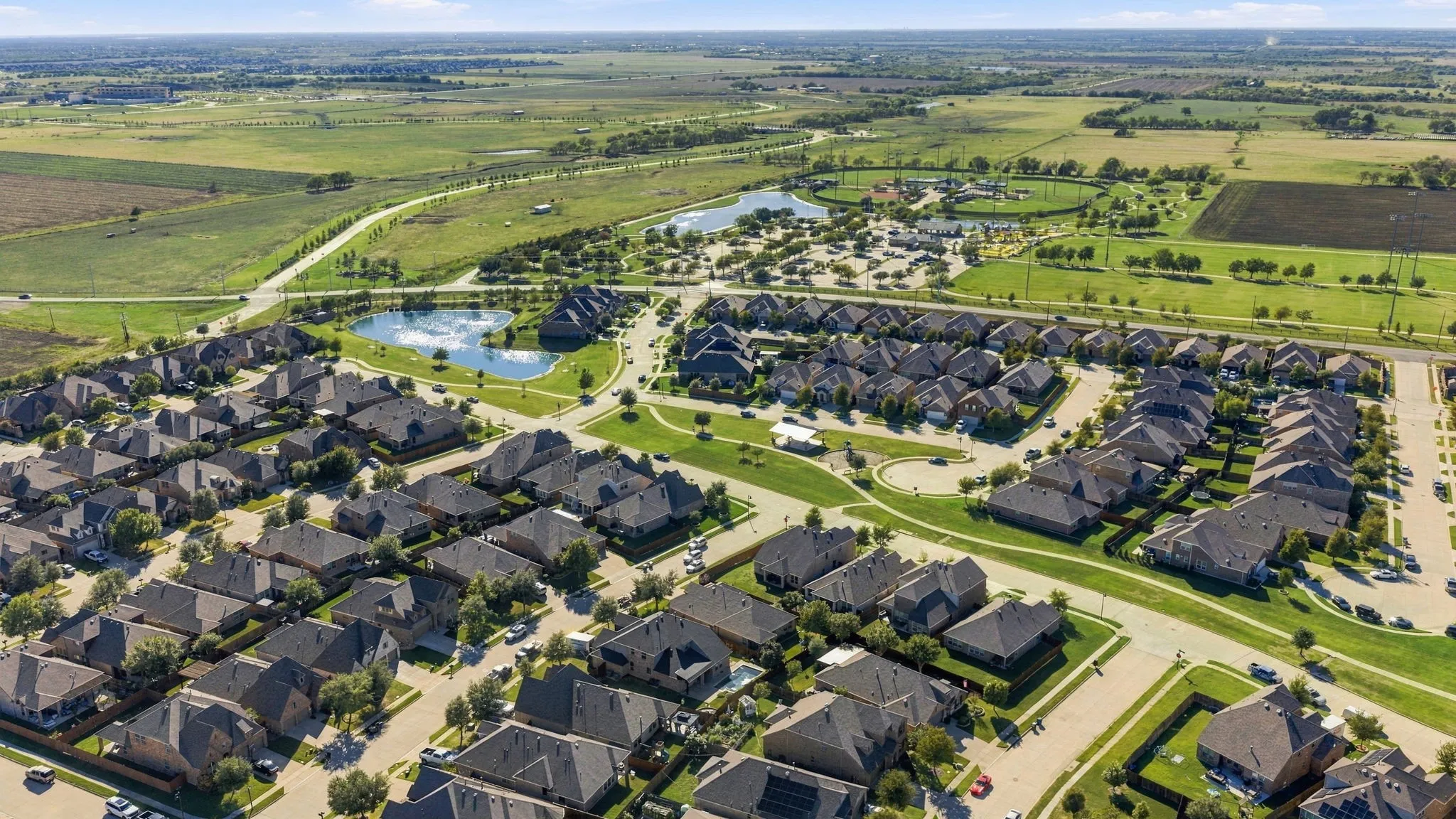 Single Family Residence For Sale in Collin County , 1121 Bryce Canyon Drive, Celina, Texas 75009, 4 Bedroom, 3 Bathroom, 2 Garage spaces, 2,980 Sqft, built in 2016, mls#21394488, Real Estate Agent in Celina, Homes For Sale in Collin county, Homes For Sale in Celina, Realtor in Celina Texas, Real Estate Brokerage Independent Realty Texas, Luminita Cordes Realtor